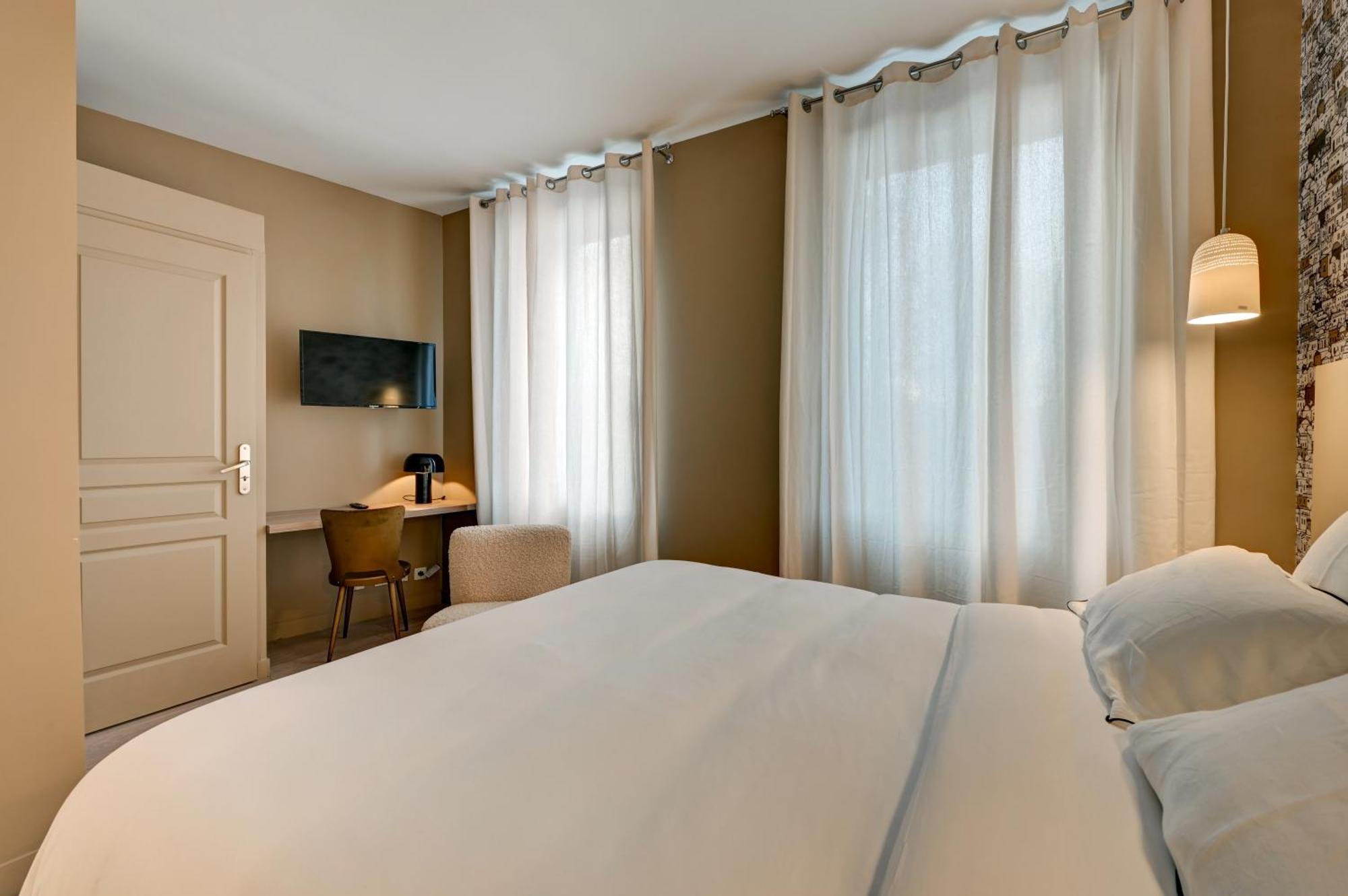 Superior Queen Room