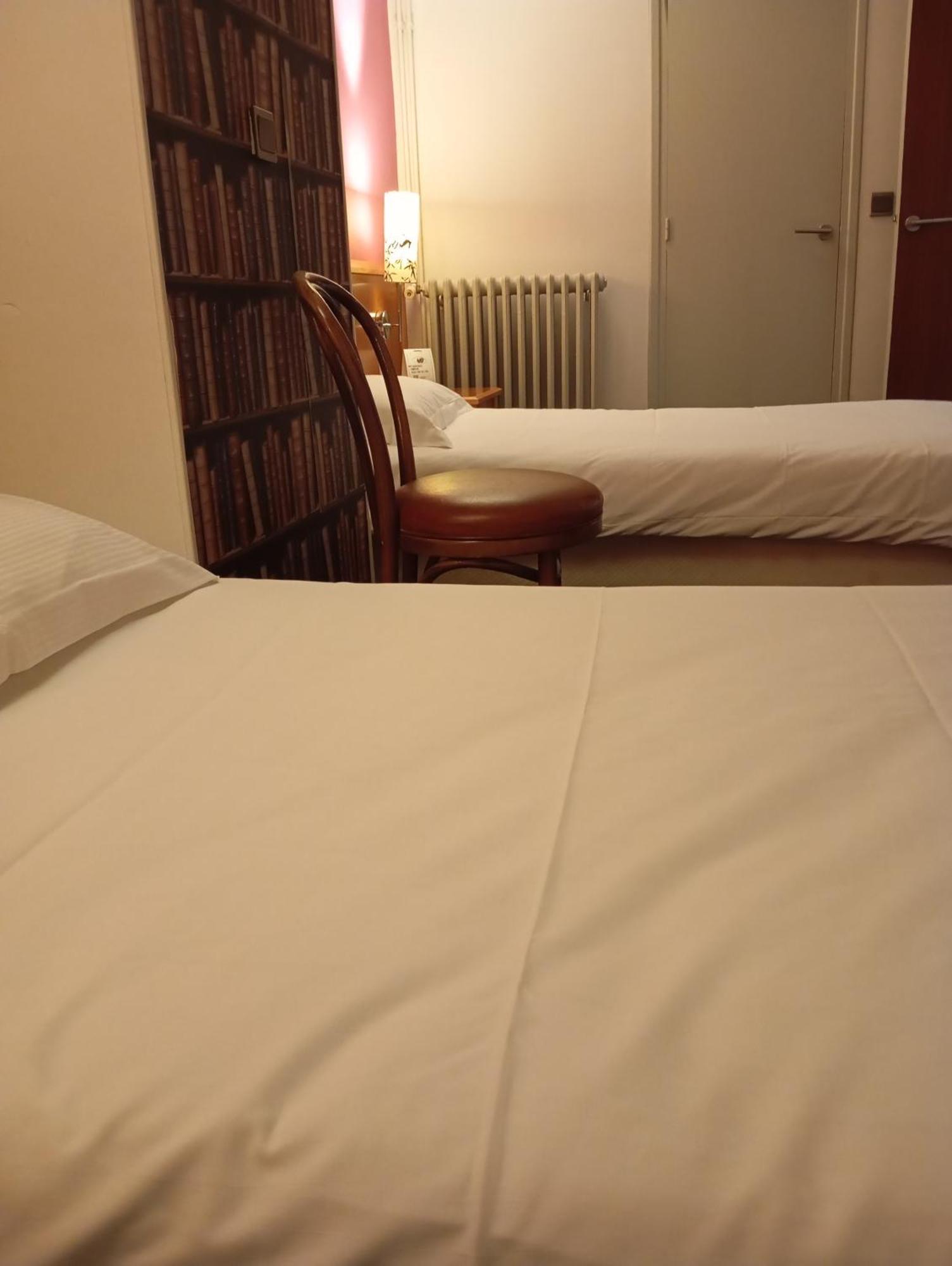 Twin Room,1638473136:JPEG