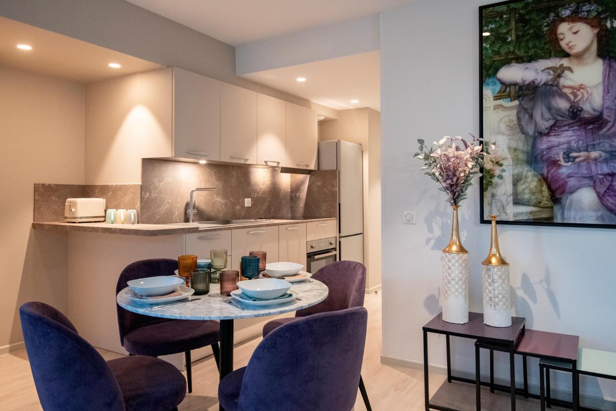 Deluxe Apartment