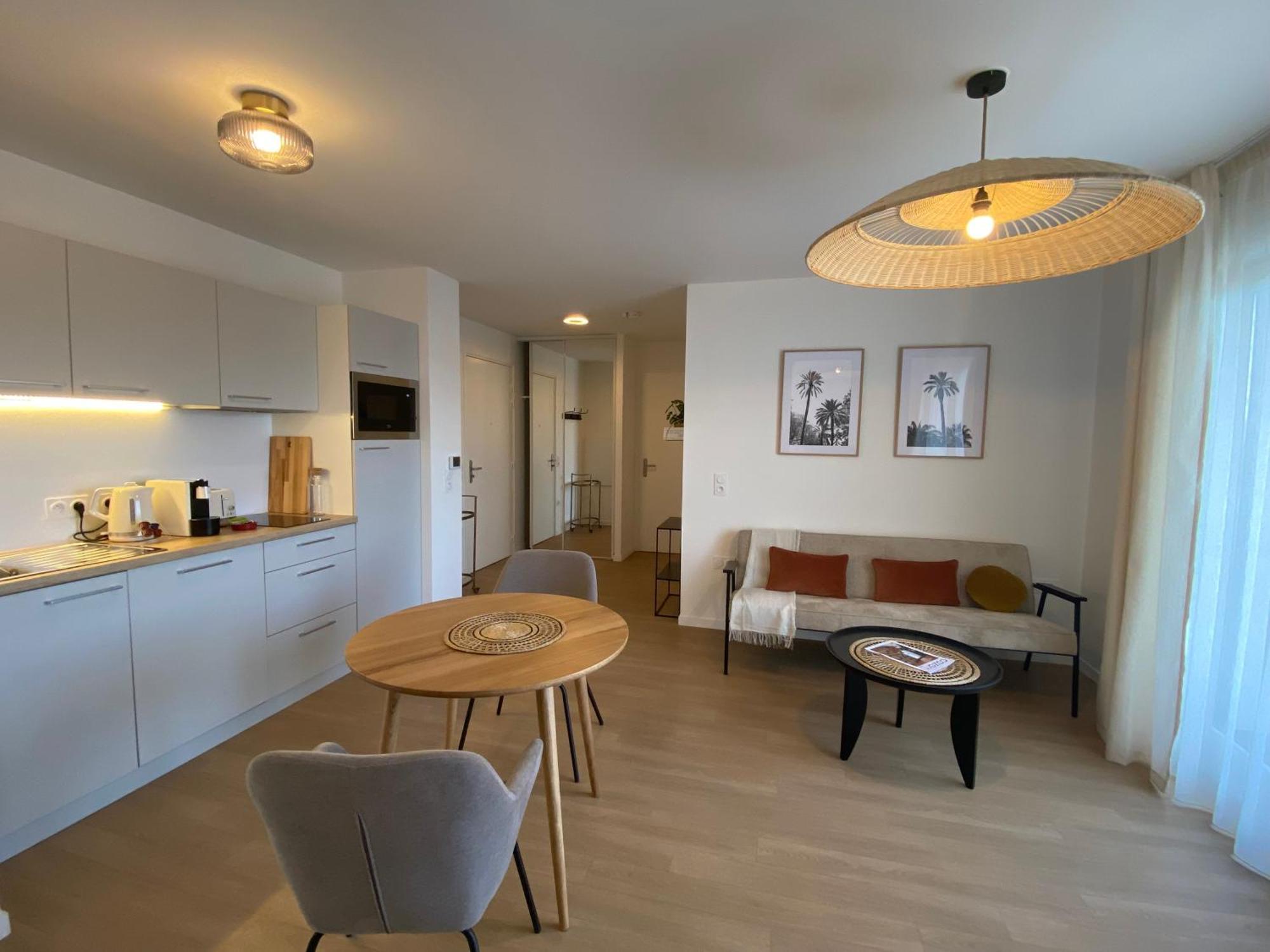 One-Bedroom Apartment