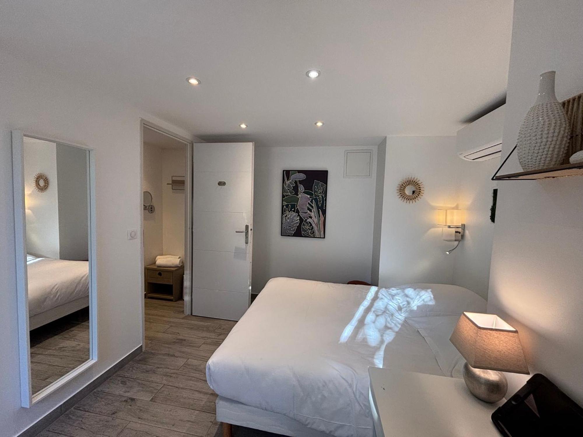 Double Room,1641031097:JPEG