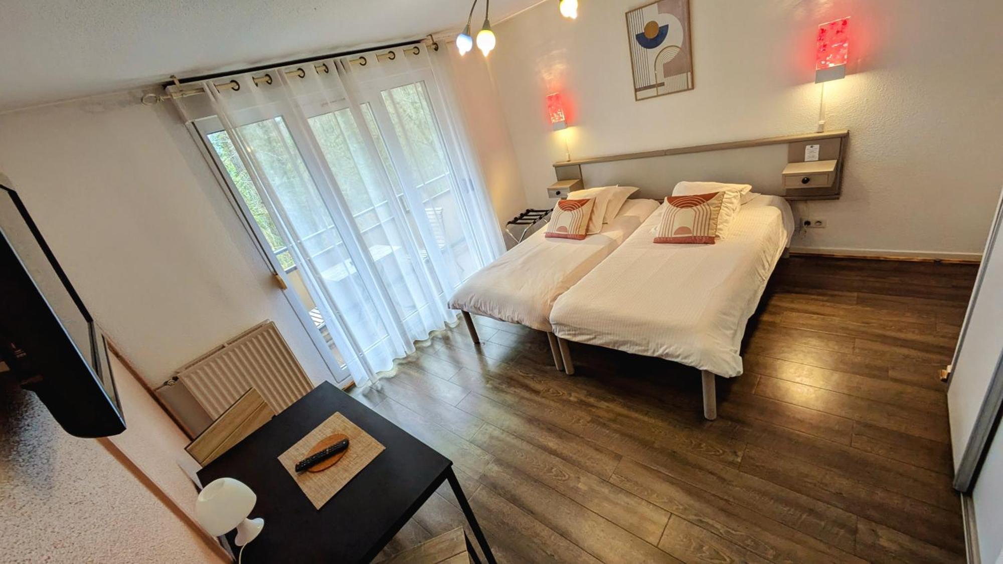 Studio two beds