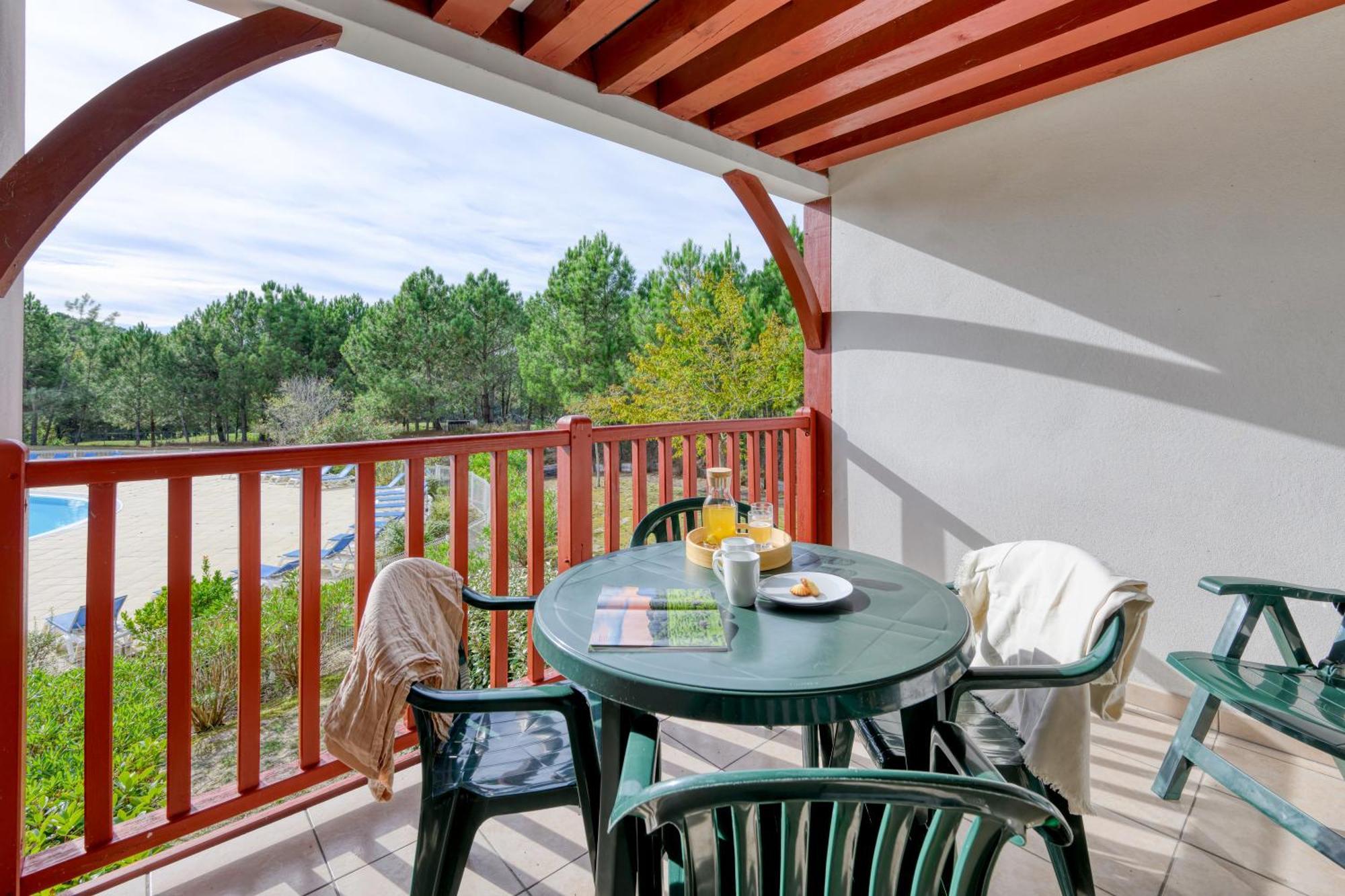 Superior One-Bedroom Apartment Terrace or Balcony,1698846480:JPEG