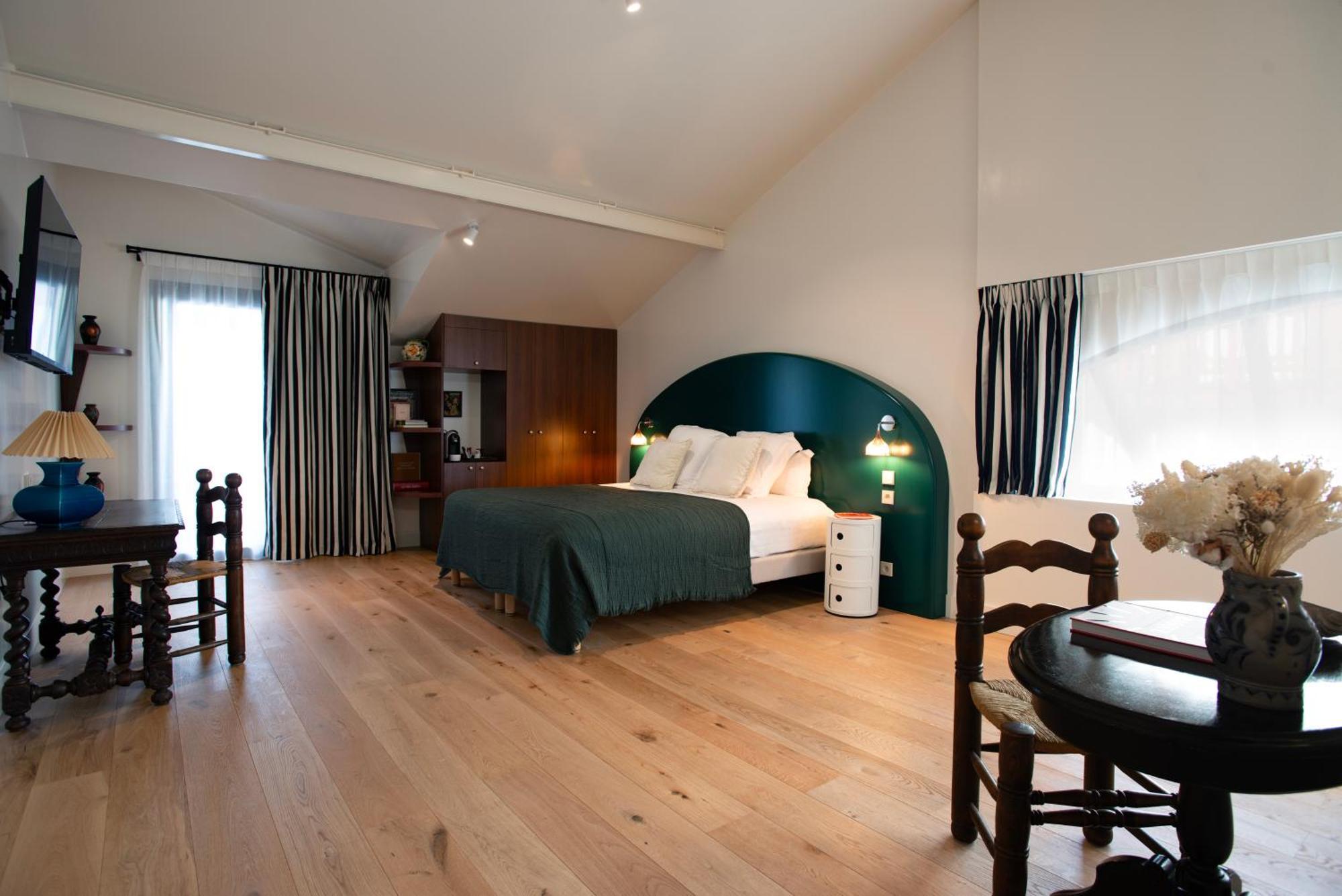 Deluxe Suite,1642963842:JPEG