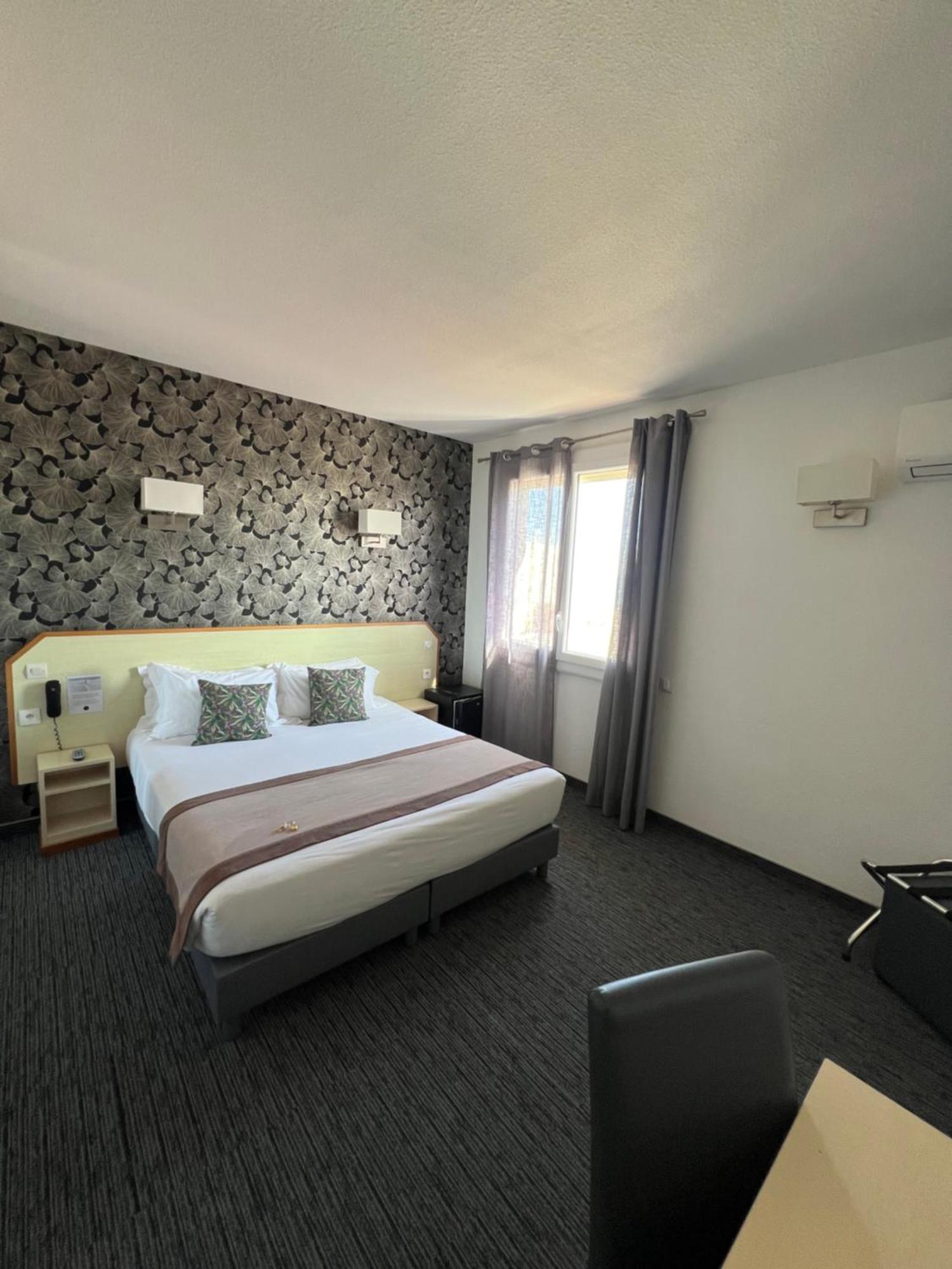 Standard Double or Twin Room Balcony