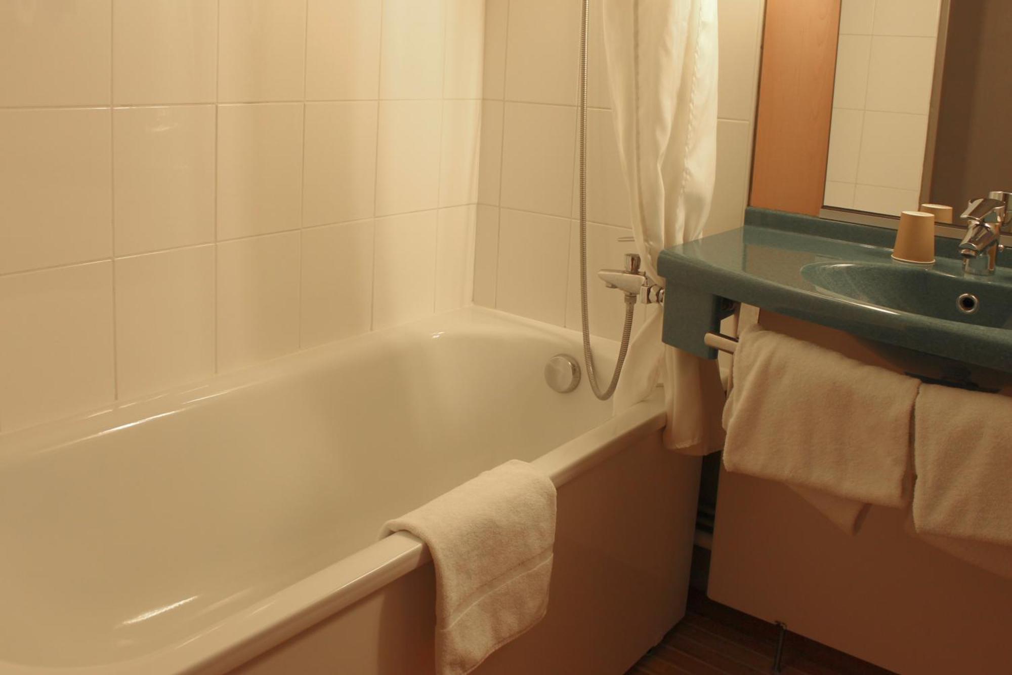 Standard Room Two Single Beds
