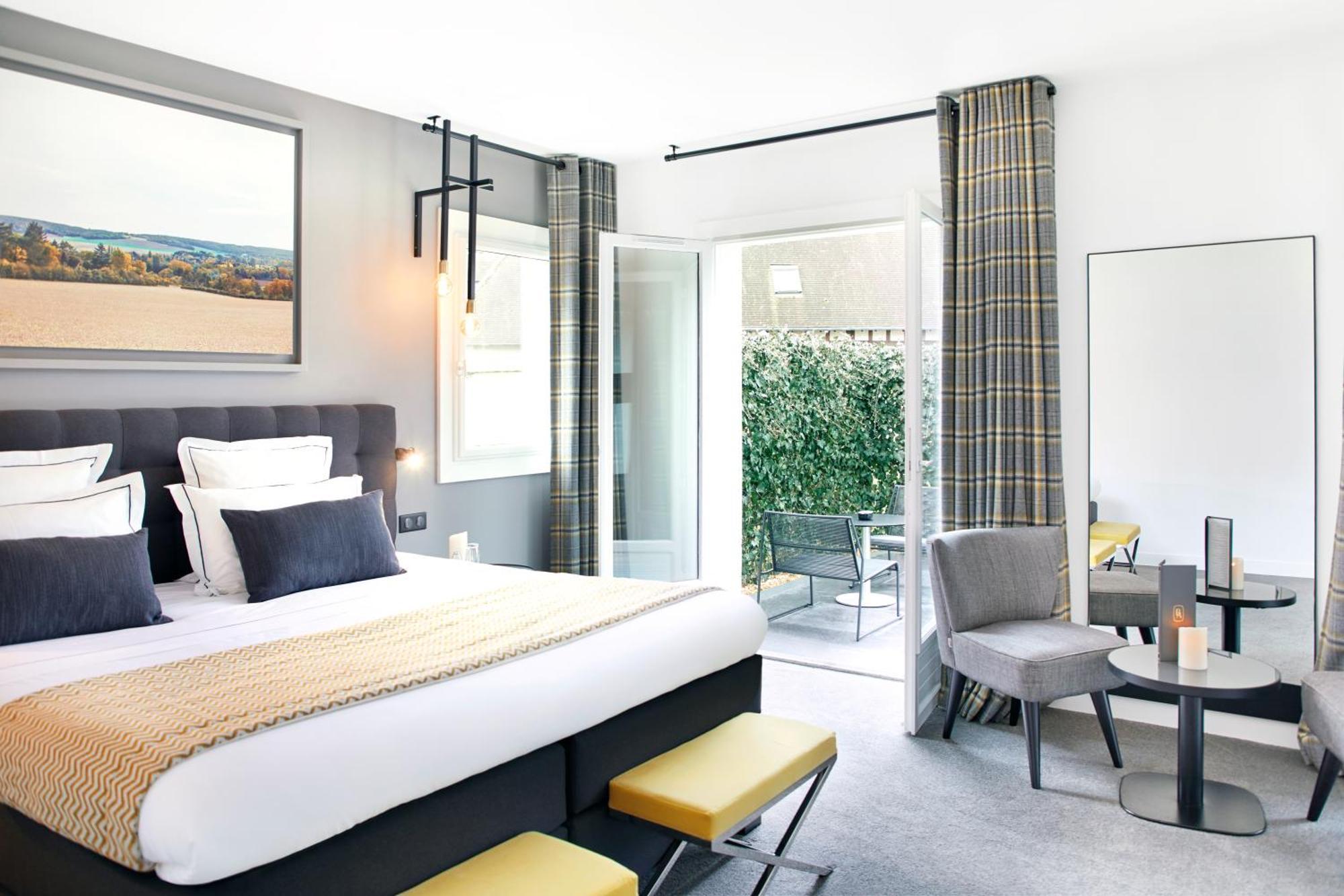 Deluxe Suite