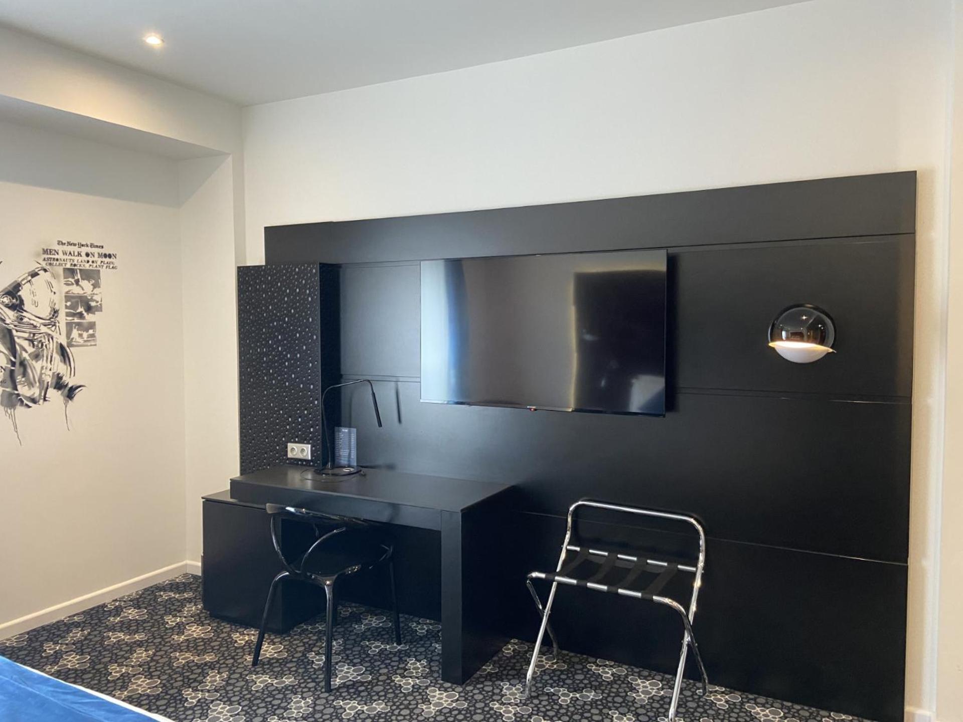 Suite - 1 cama doble y 2 camas individuales