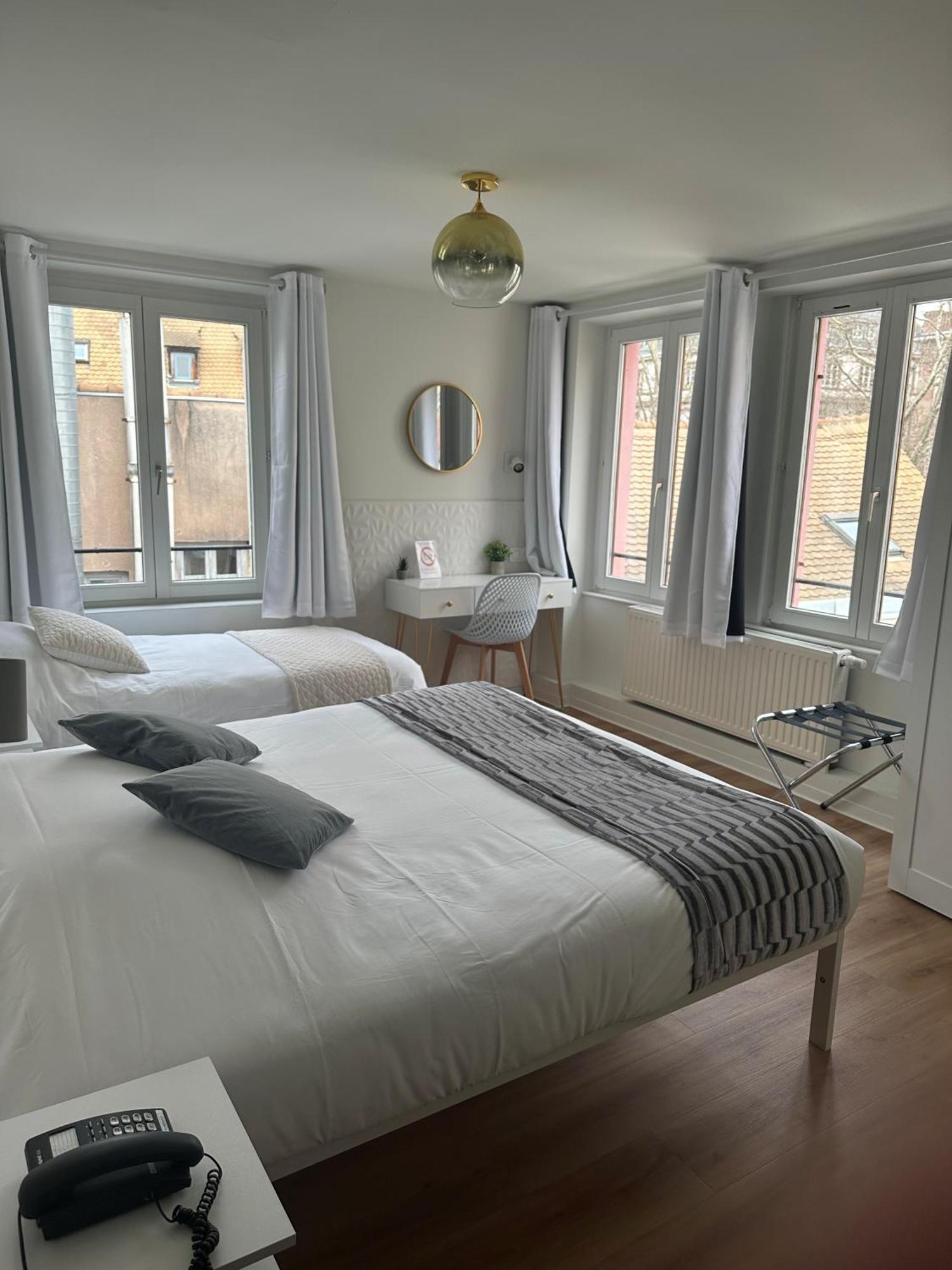 Family Room,1646891322:JPEG