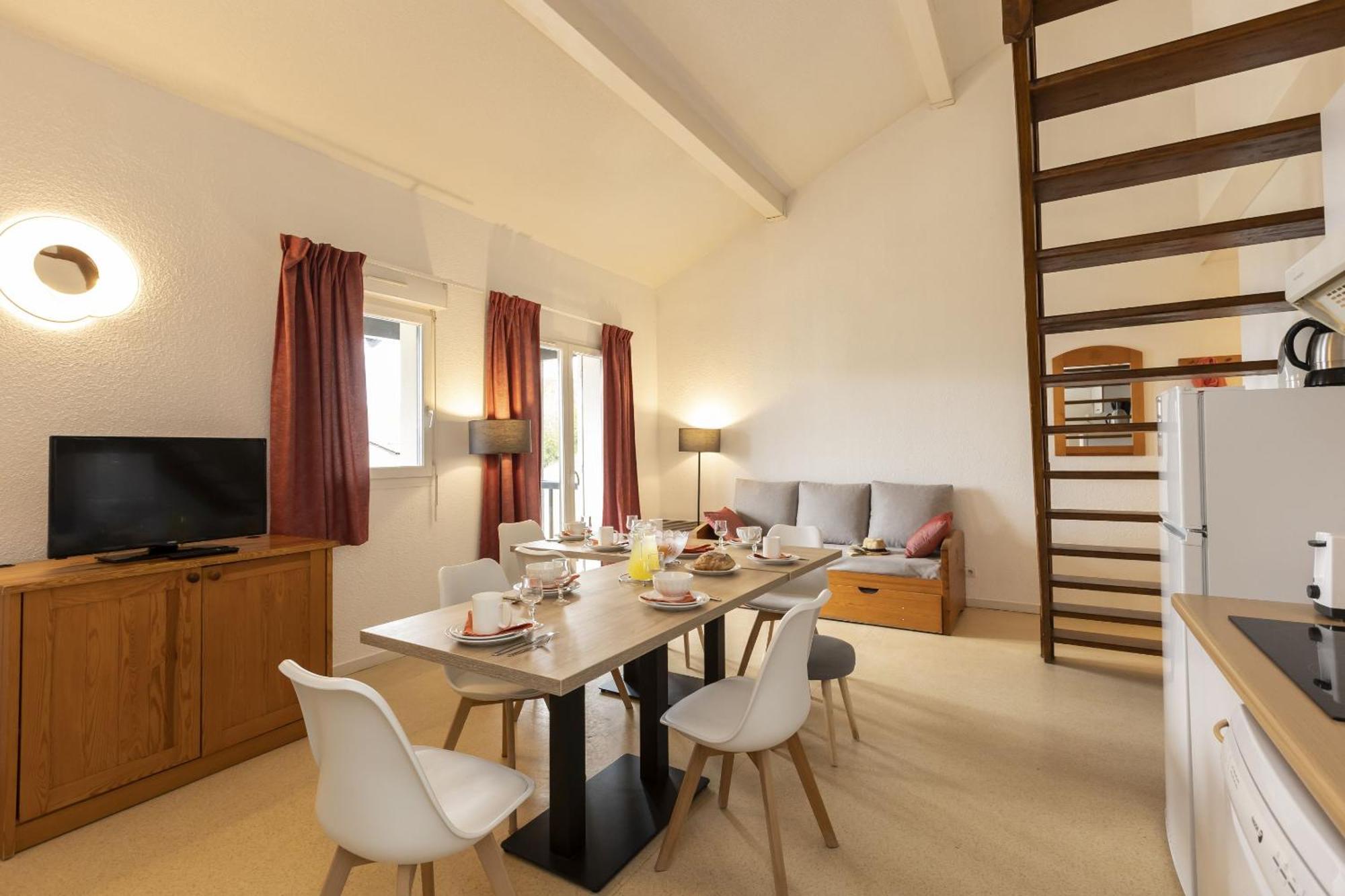 4 Room Apartment Duplex Standard 7 or
