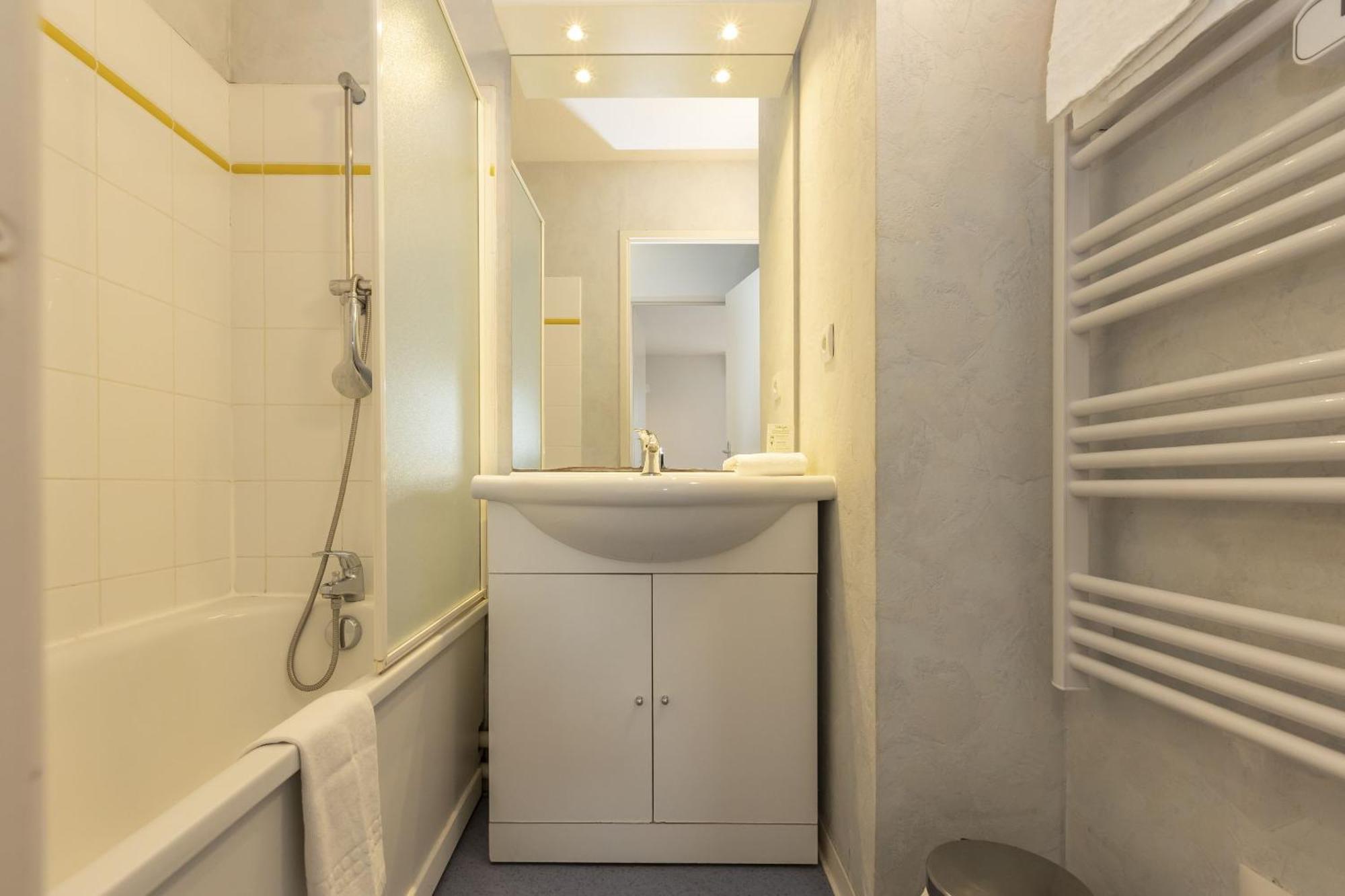 2 Room Apartment Cabin 5 or
