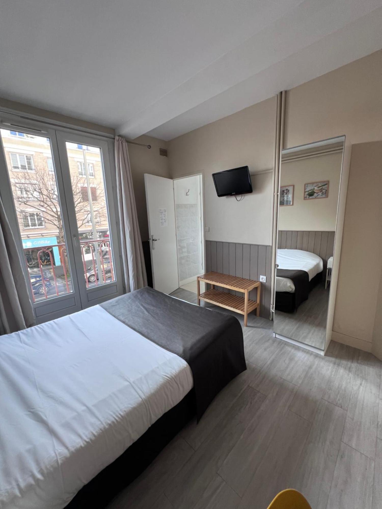 Superior Double Room Port View