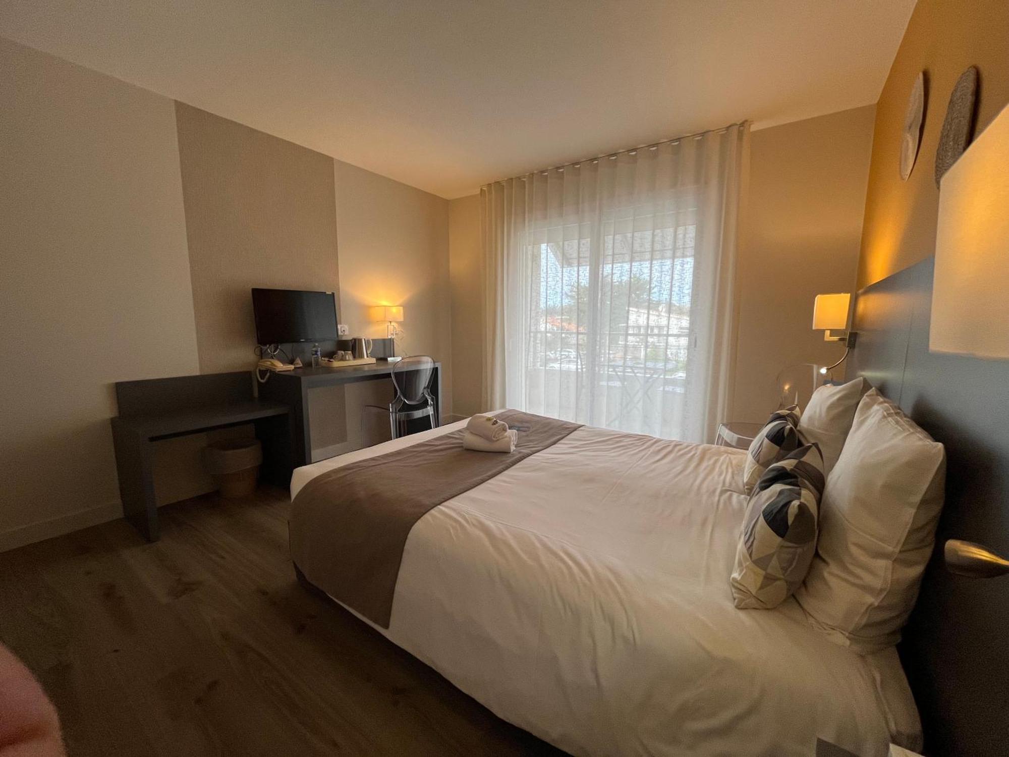 Superior Double Room Balcony Air Conditioning