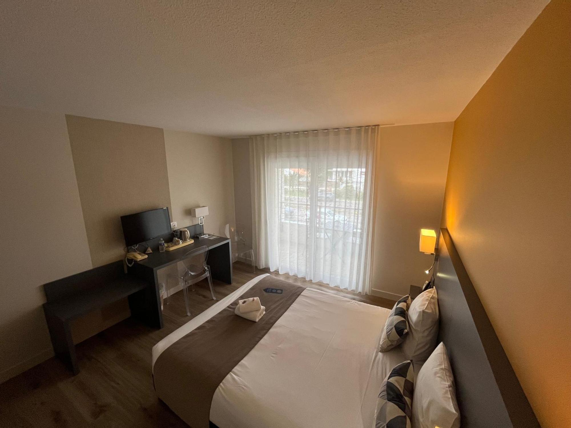 Superior Double Room Balcony Air Conditioning