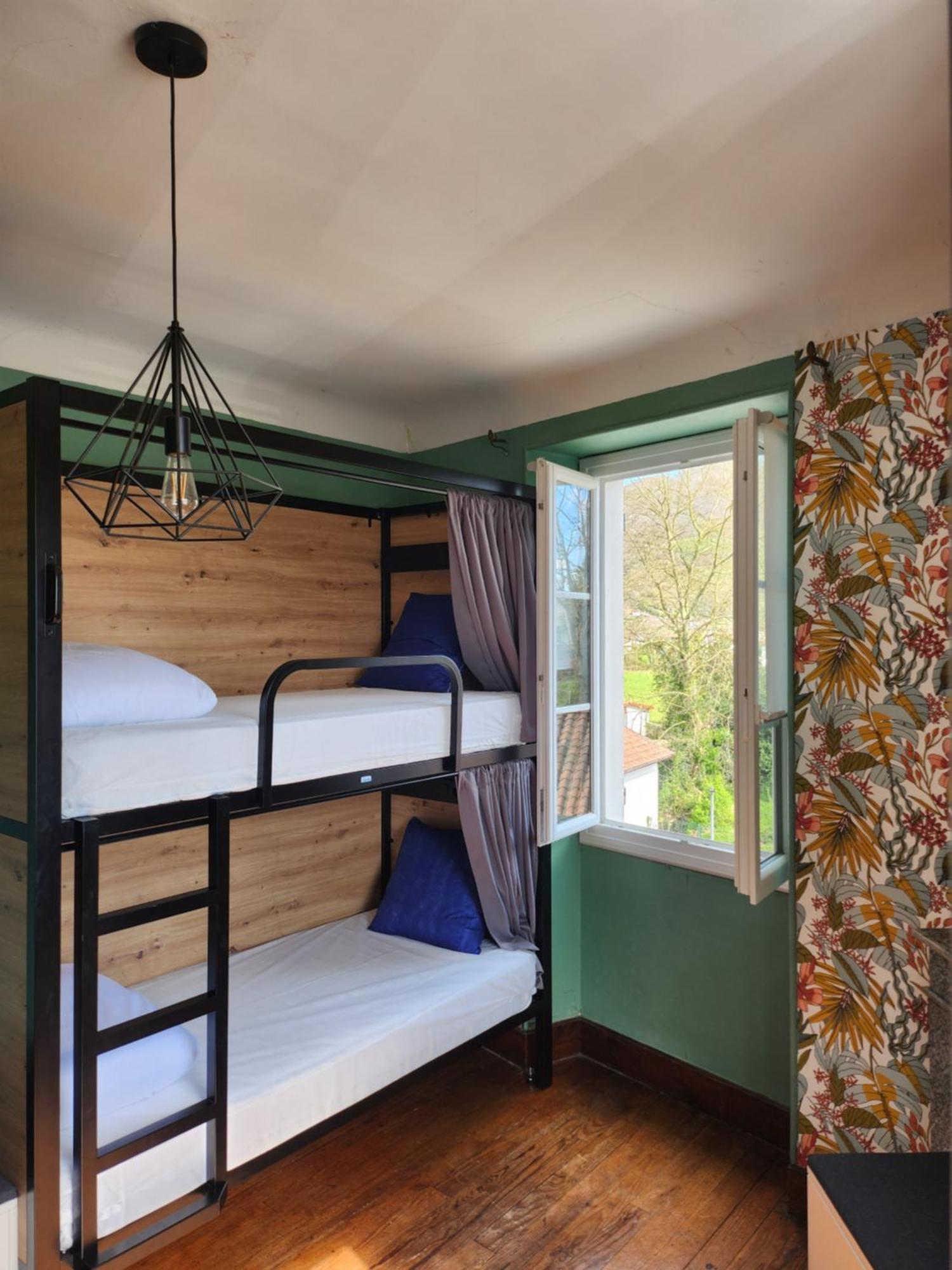 Bed 4-Bed Mixed Dormitory Room