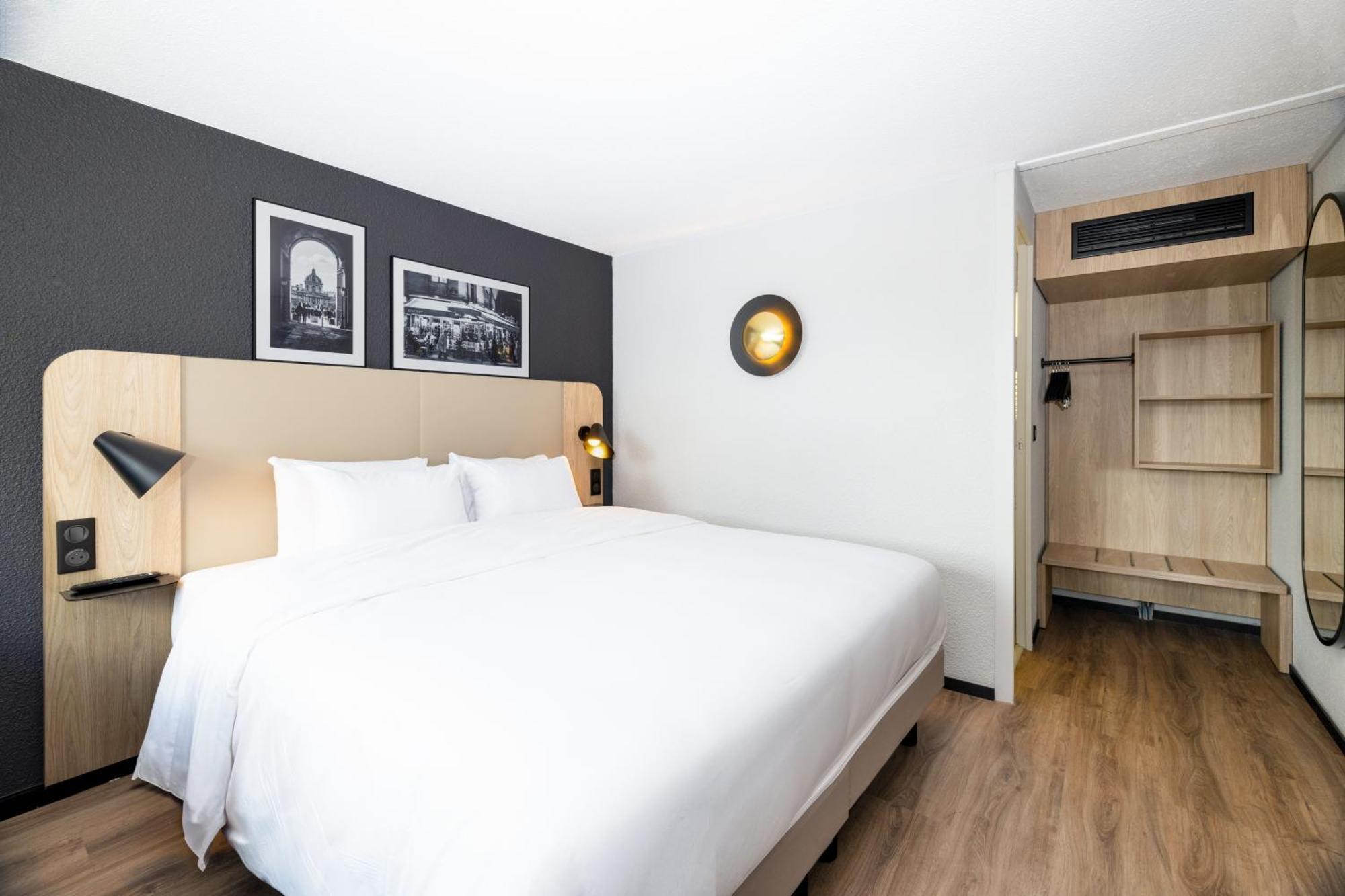 Superior Room 1 King Bed