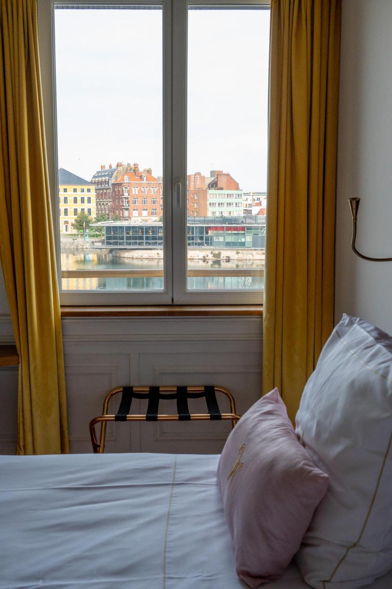 Double Room Port View