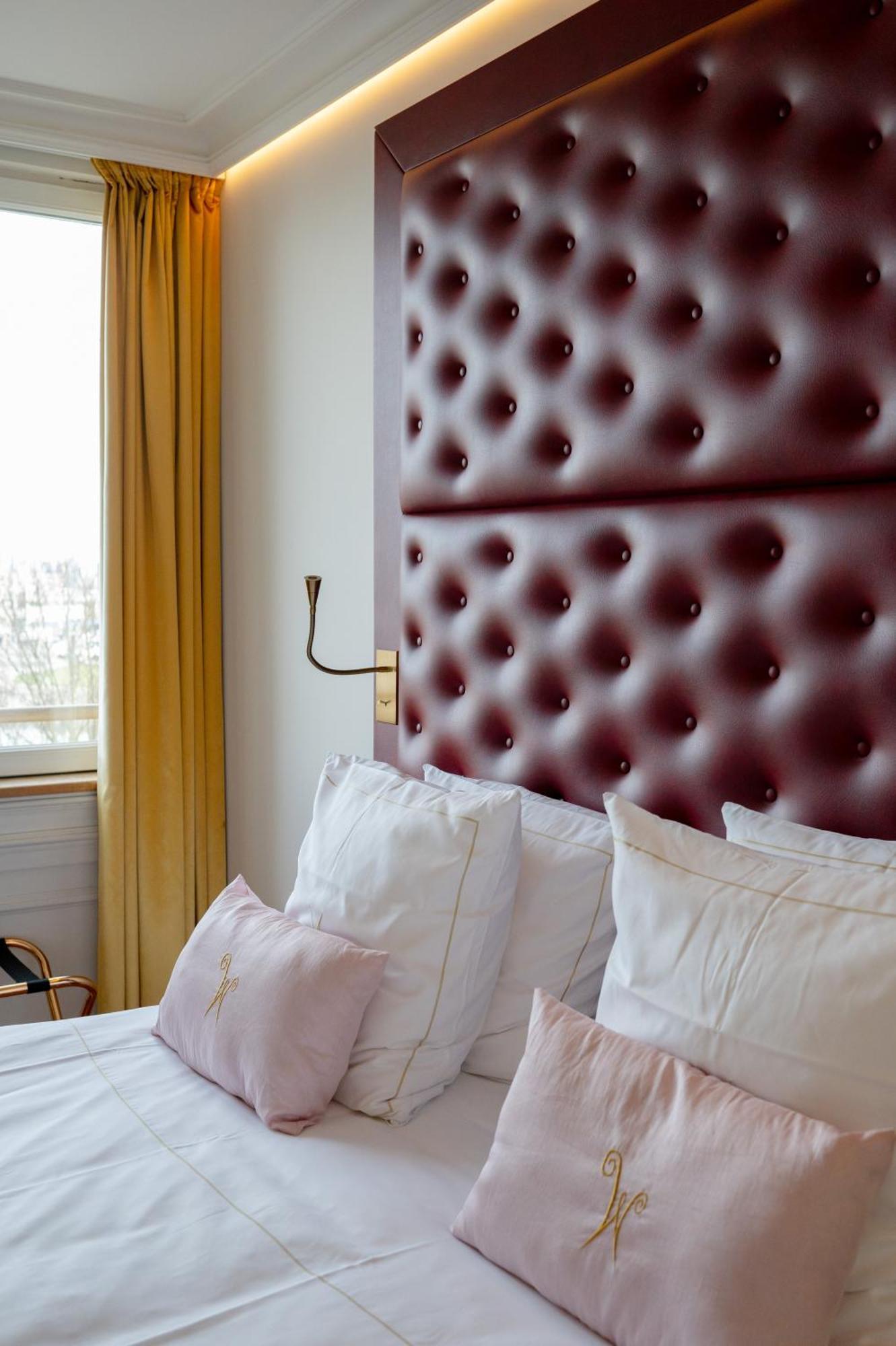 Double Room Port View