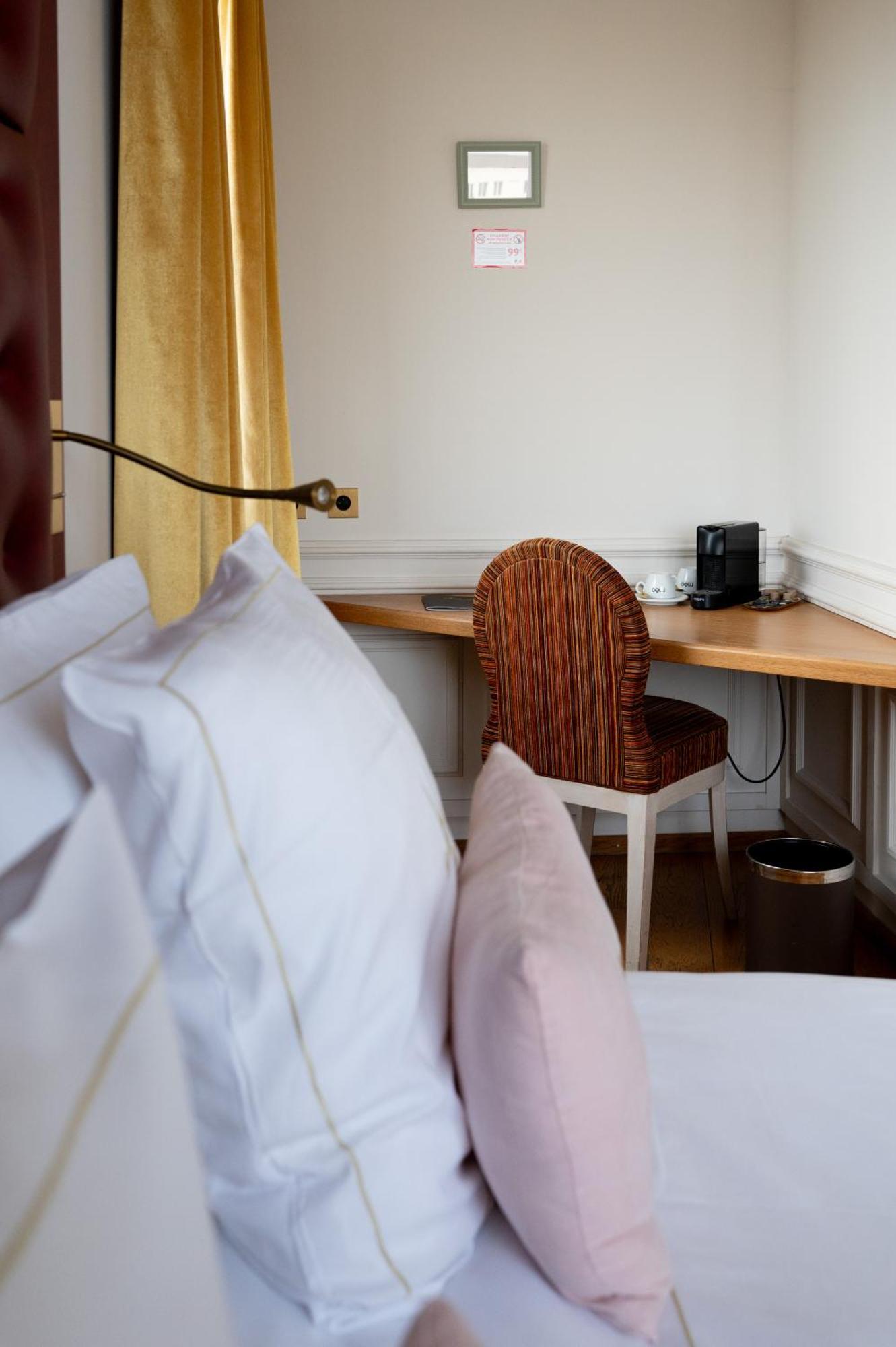 Double Room Port View