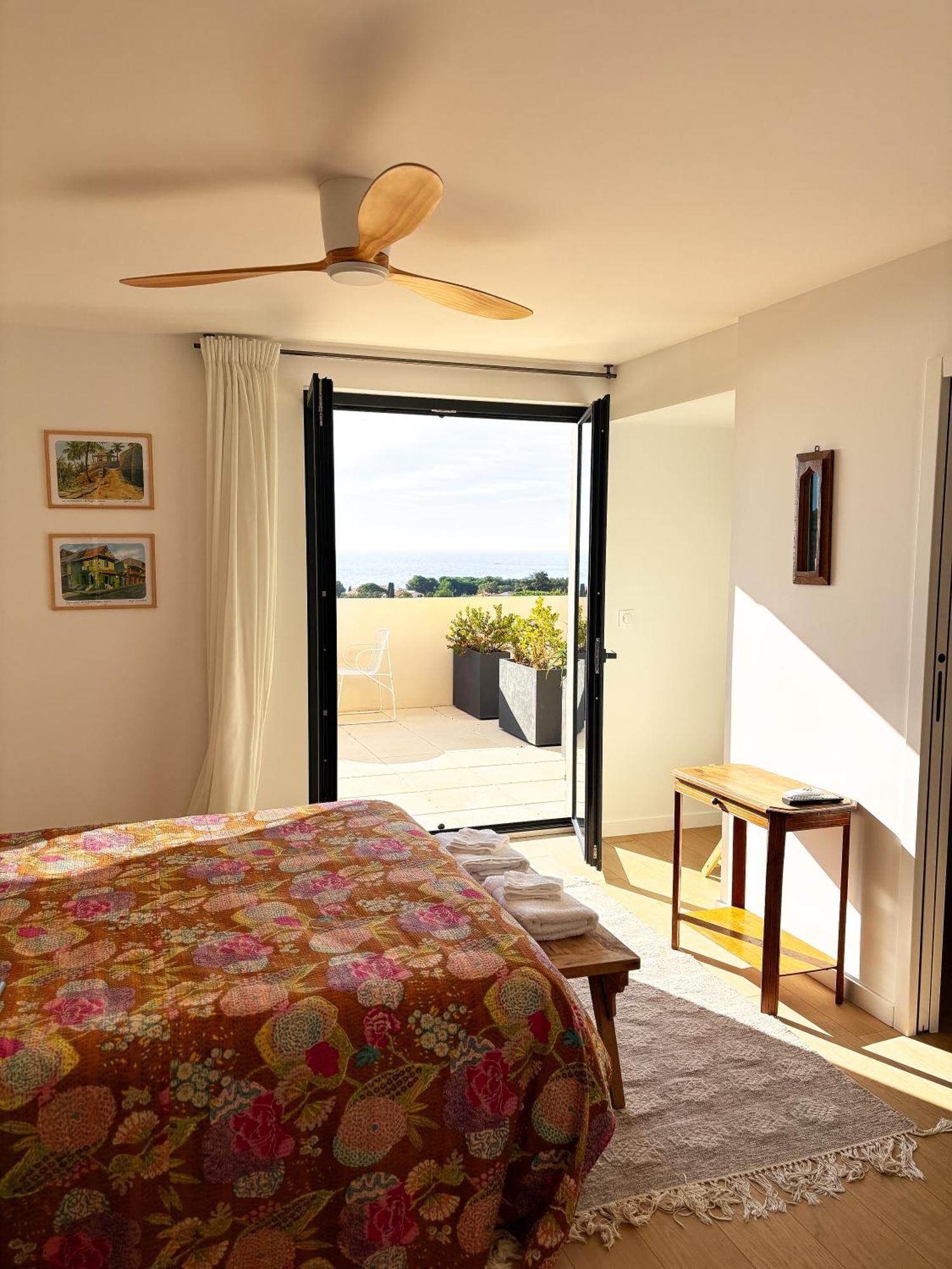 Queen Room Sea View