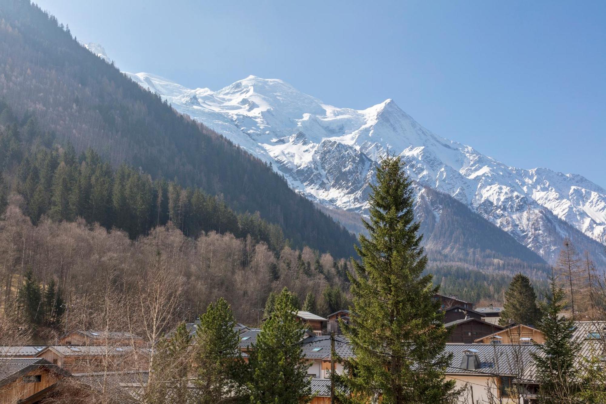 Classic Room with Balcony and Mont-Blanc View