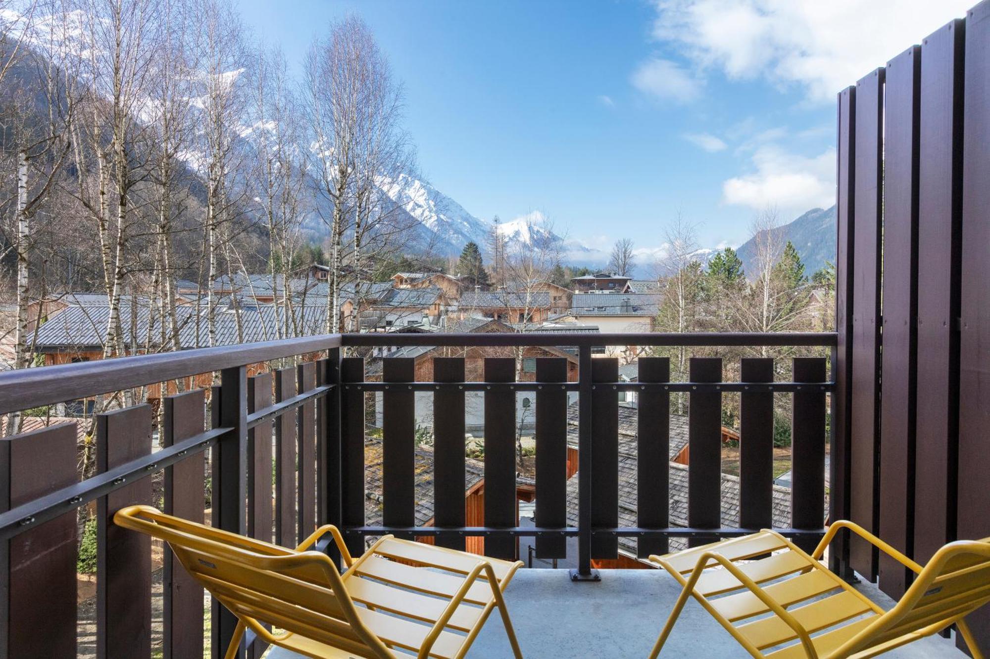Superior Room with Balcony and Mont-Blanc View