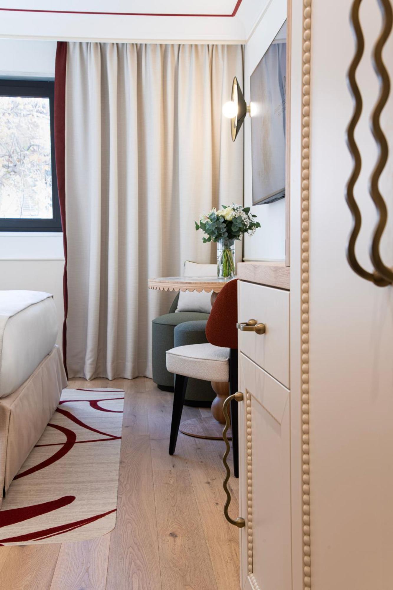 Deluxe Double Room,1665395911:JPEG