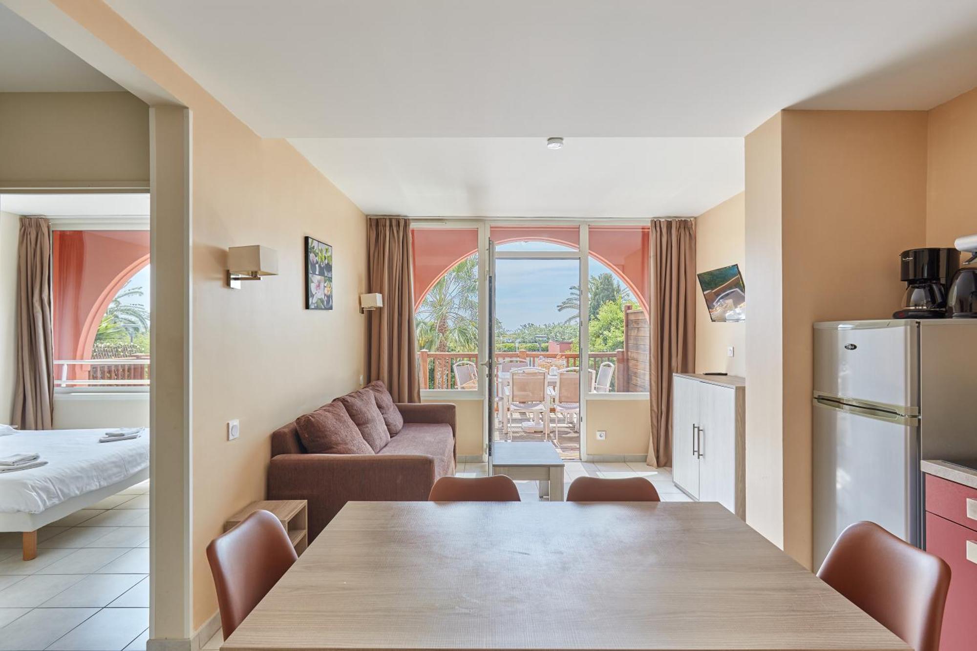 Two-Bedroom Apartment Pool Side