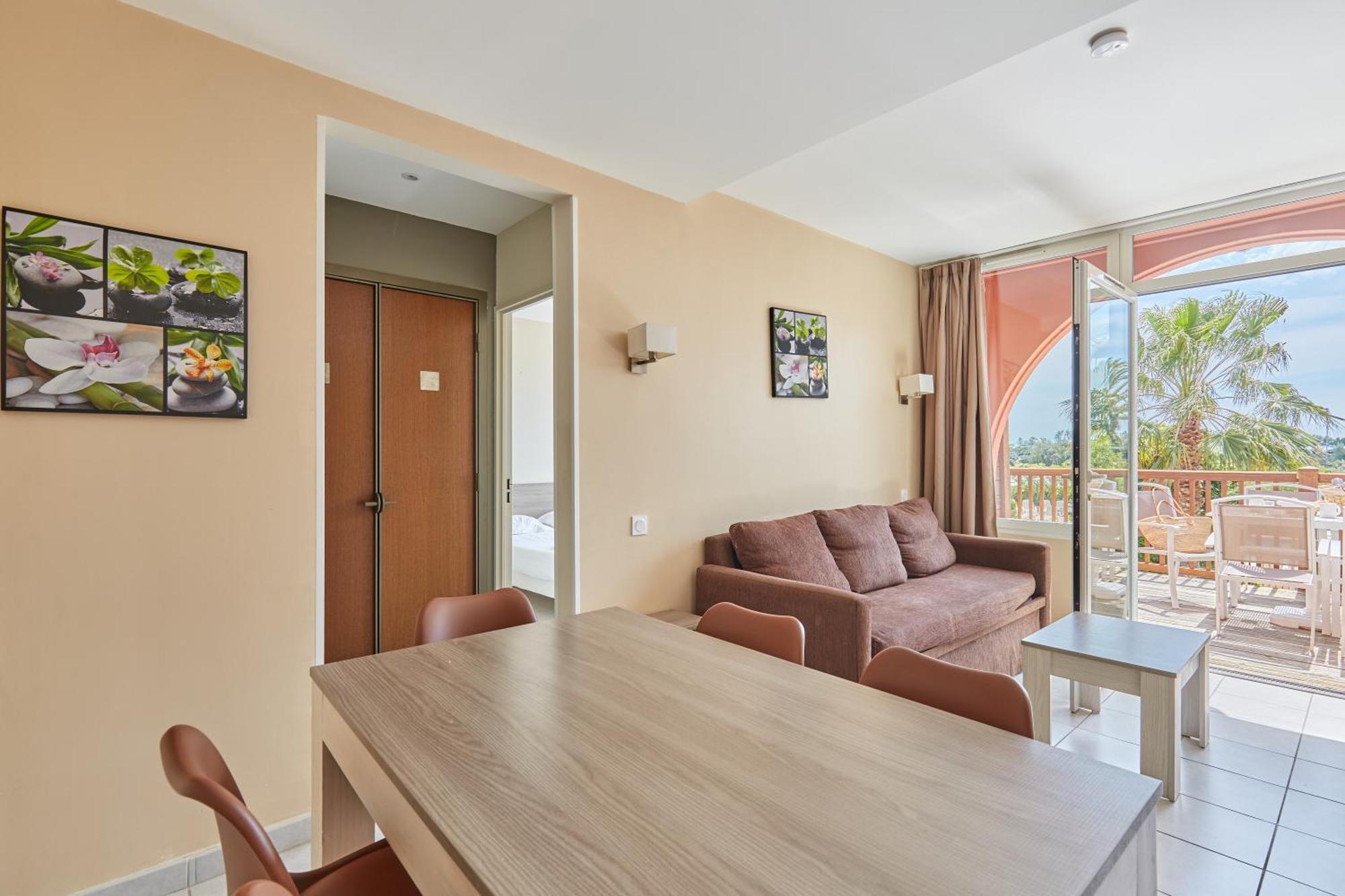 Two-Bedroom Apartment Pool Side