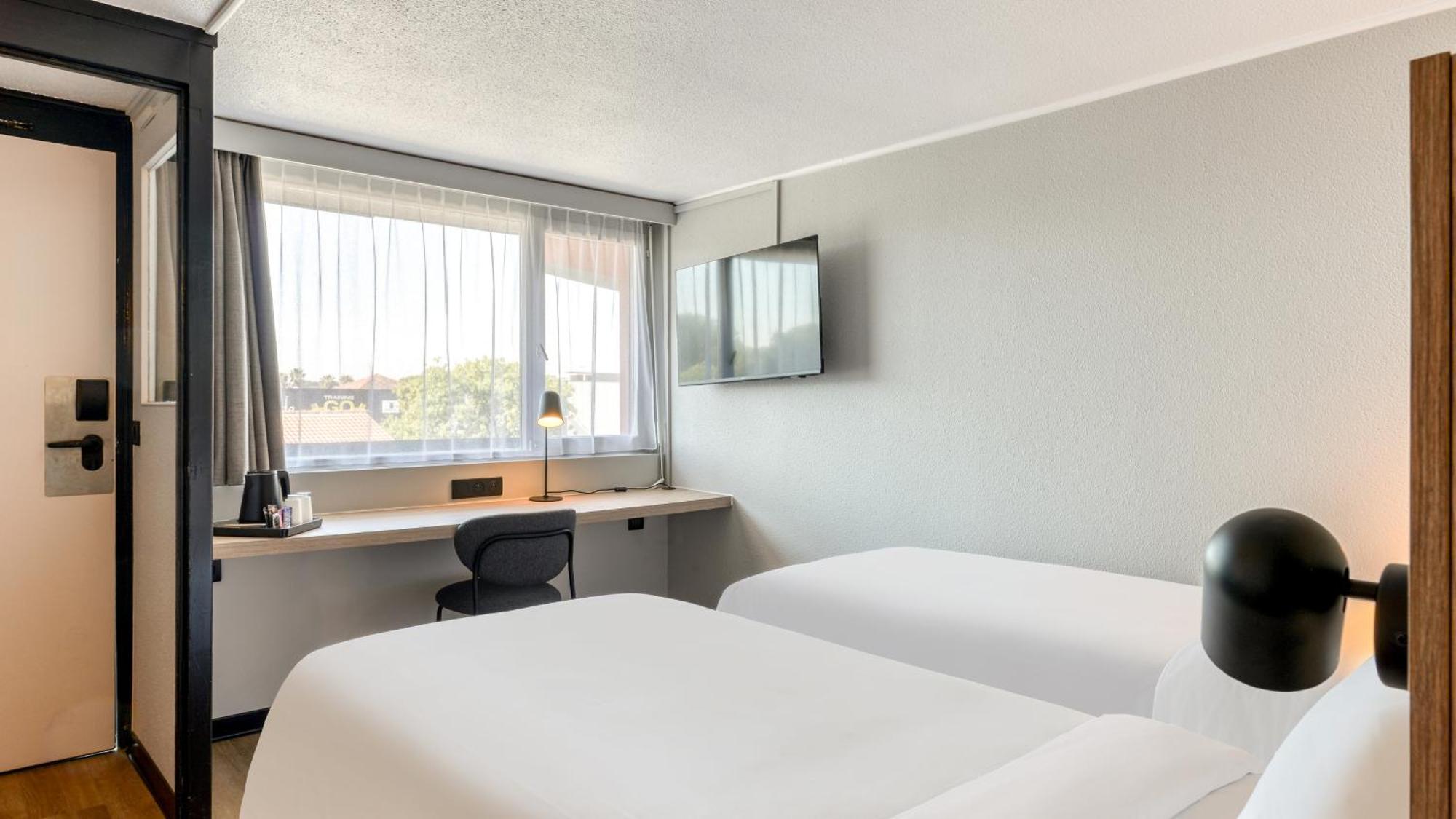 Standard Room 2 Single Beds