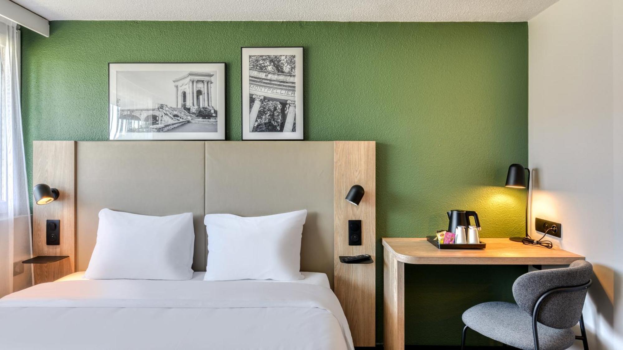 Standard Room 1 Queen Bed