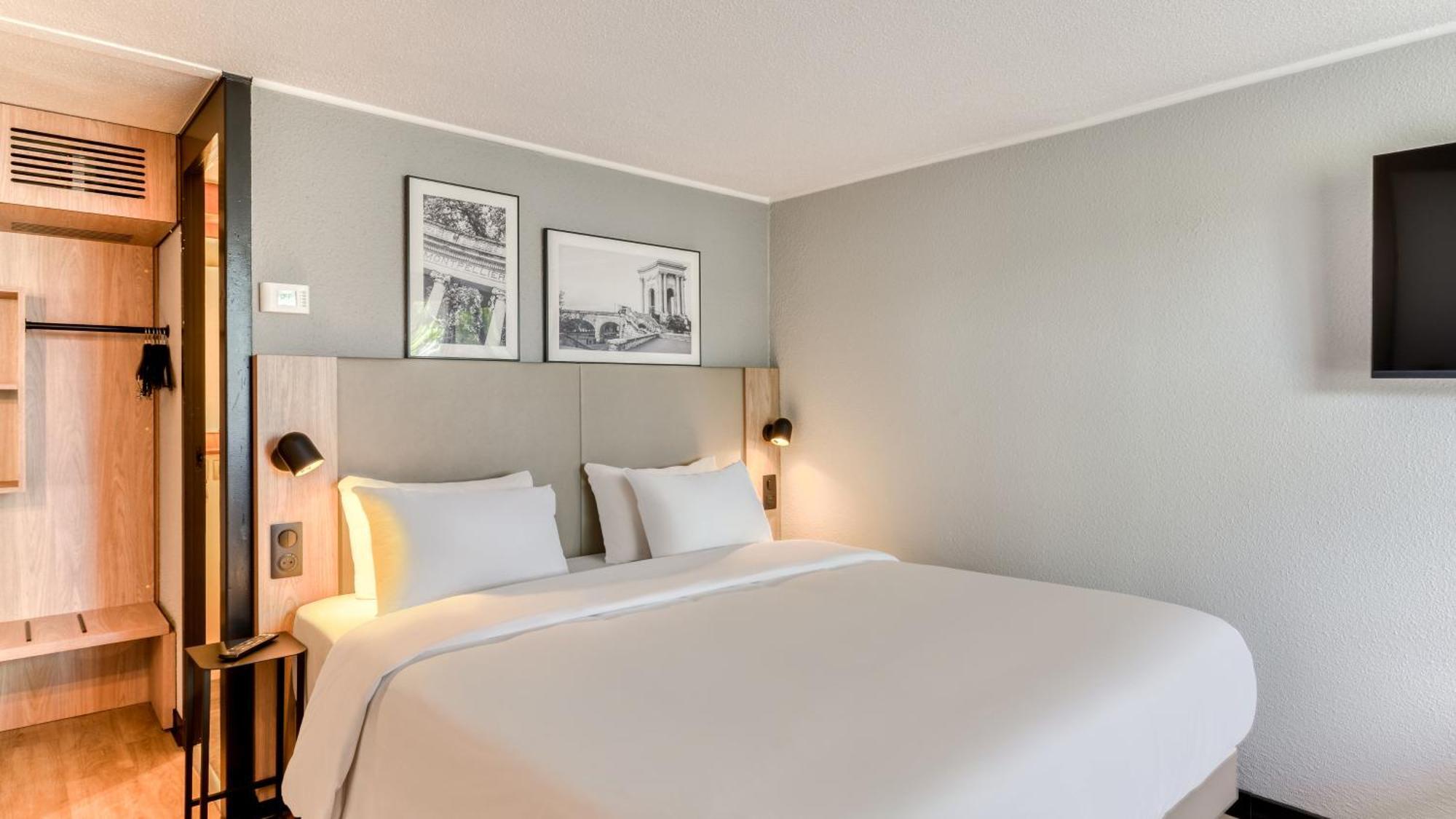 Superior Room 1 King Bed
