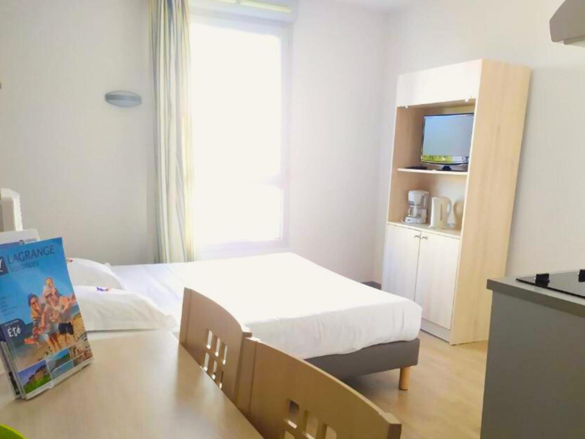 Studio Double Bed