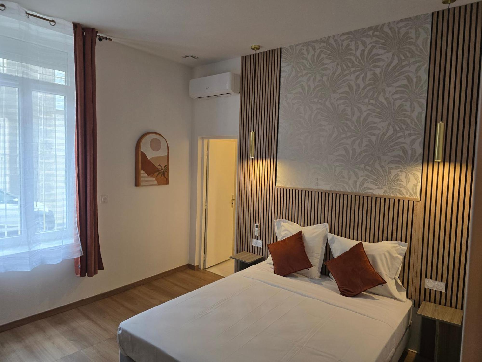 Deluxe Double Room Bath