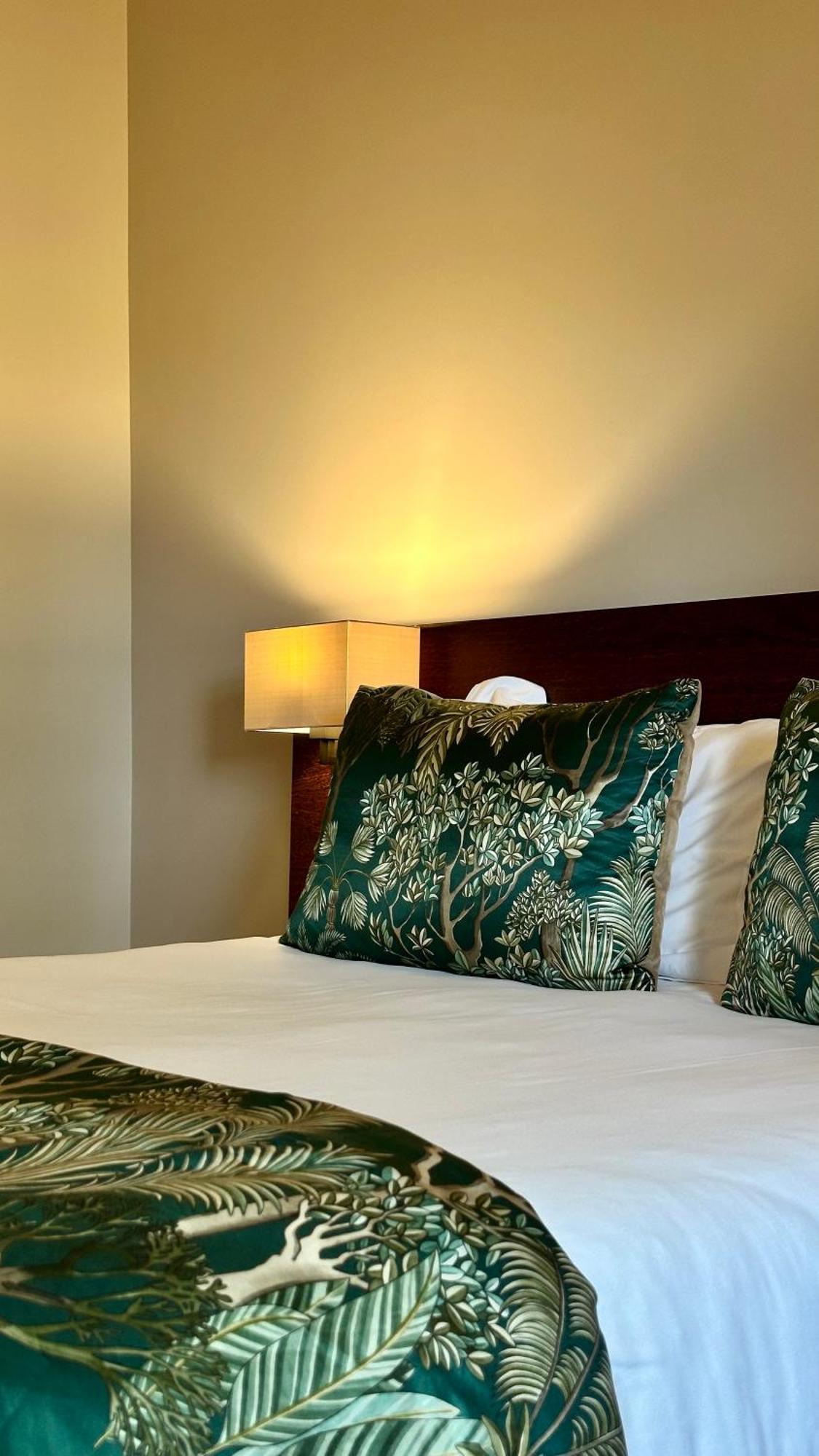 Deluxe Double Room,1686557322:JPEG