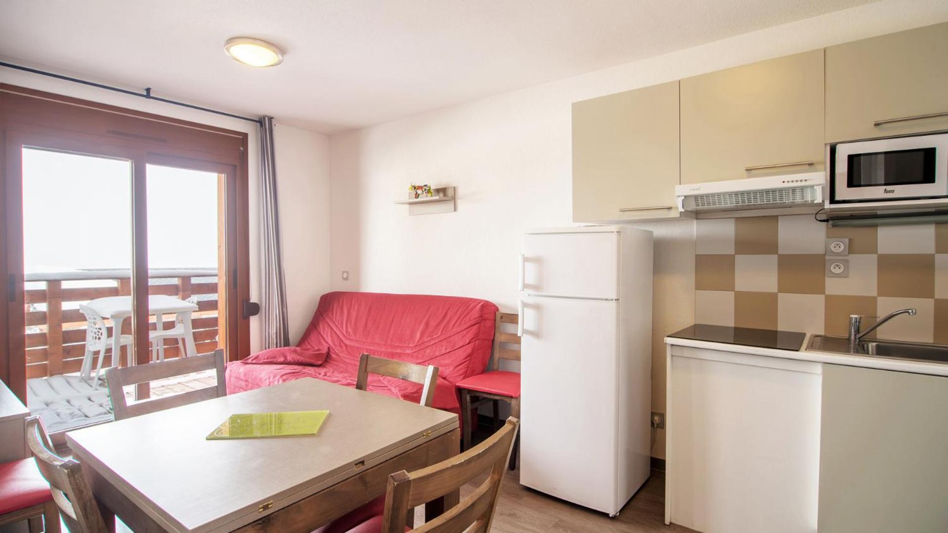 1 Bedroom Apartment with sleeping area for 6 persons