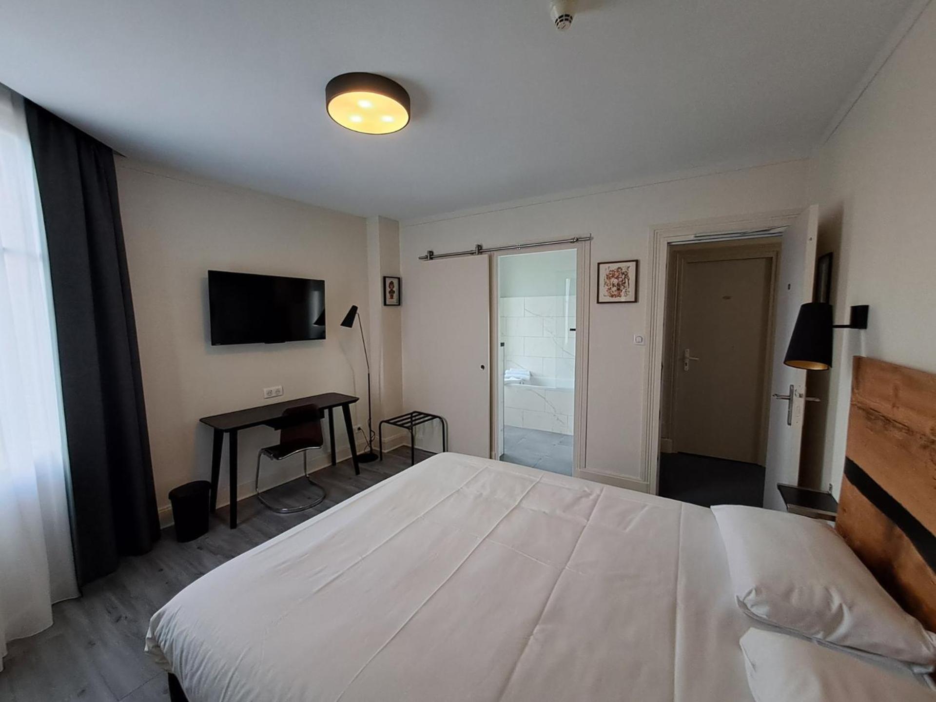 Double Room Bath