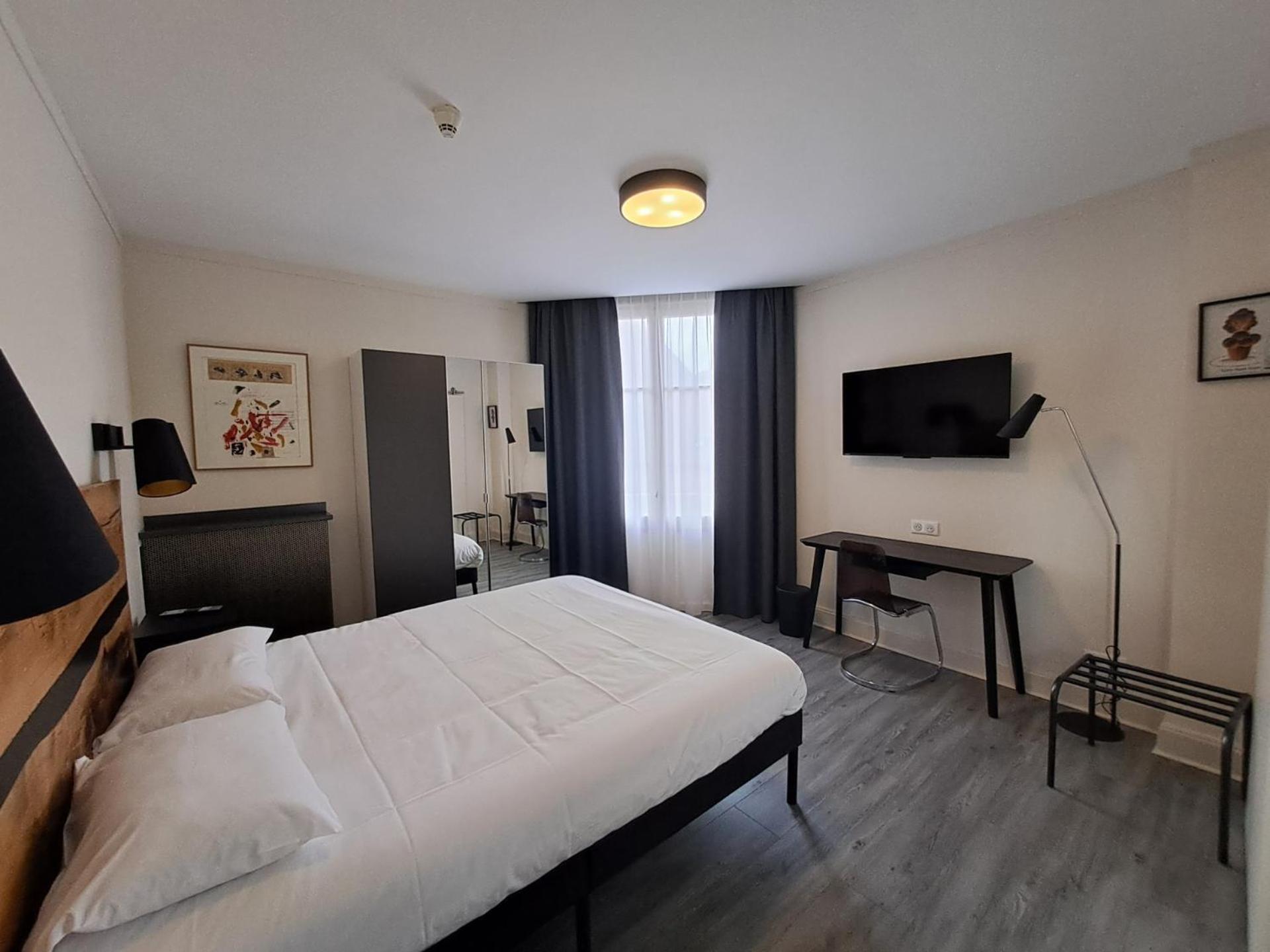 Double Room Bath