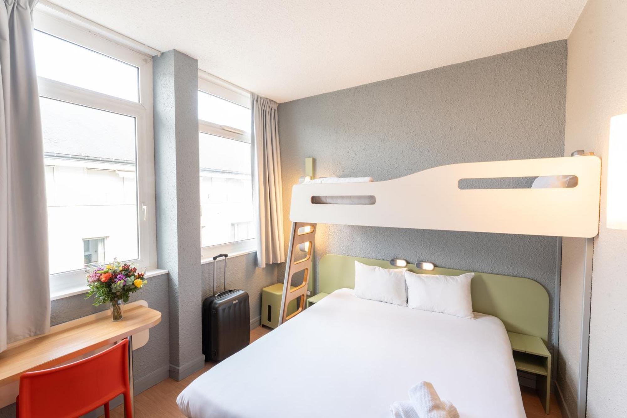 Standard Double Room a Bunk Bed
