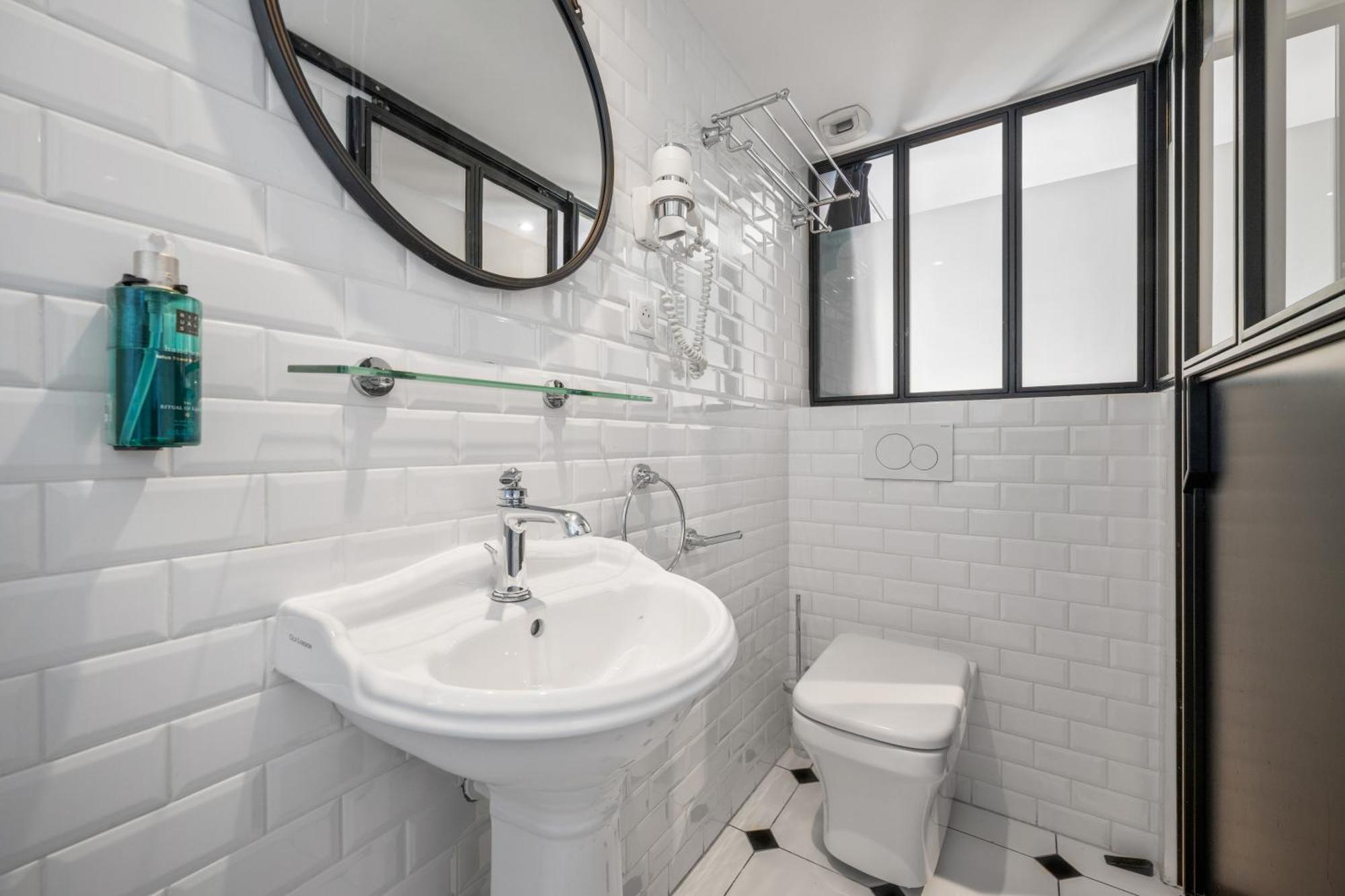 Small Double Room,1698942281:JPEG