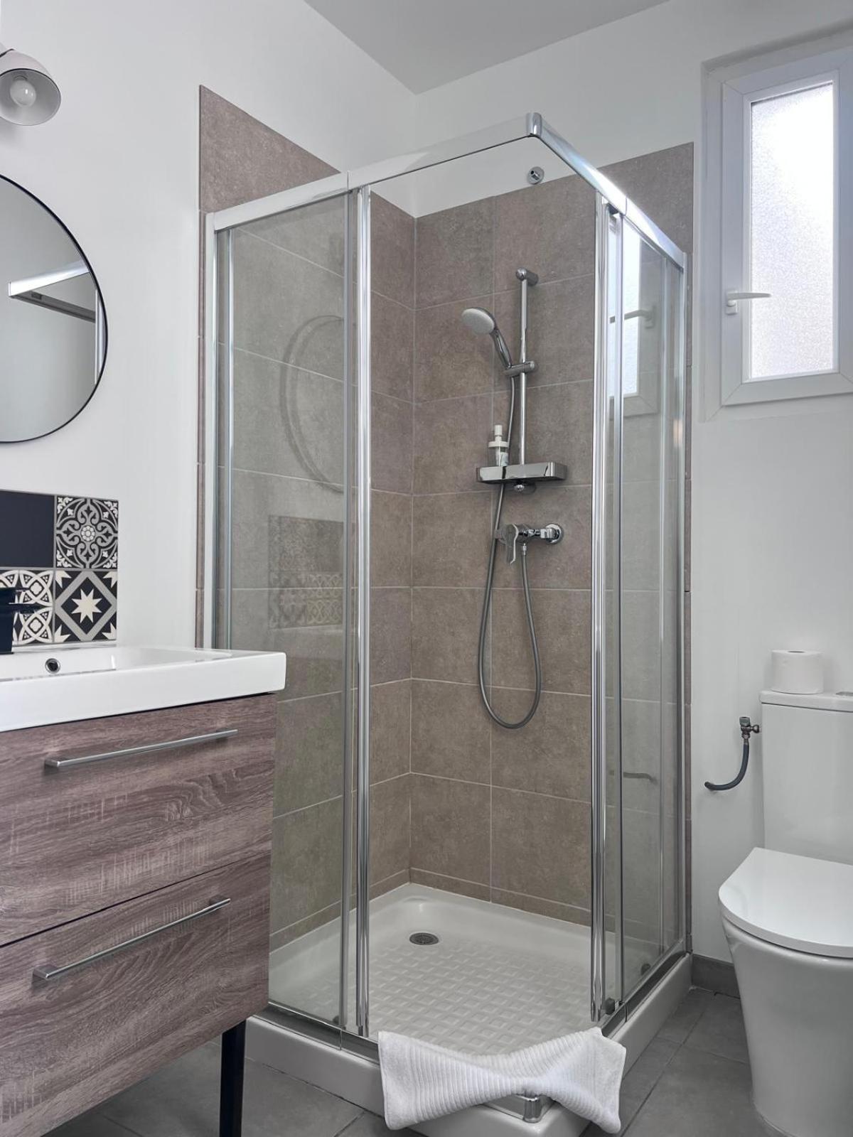 Double Room Private Bathroom