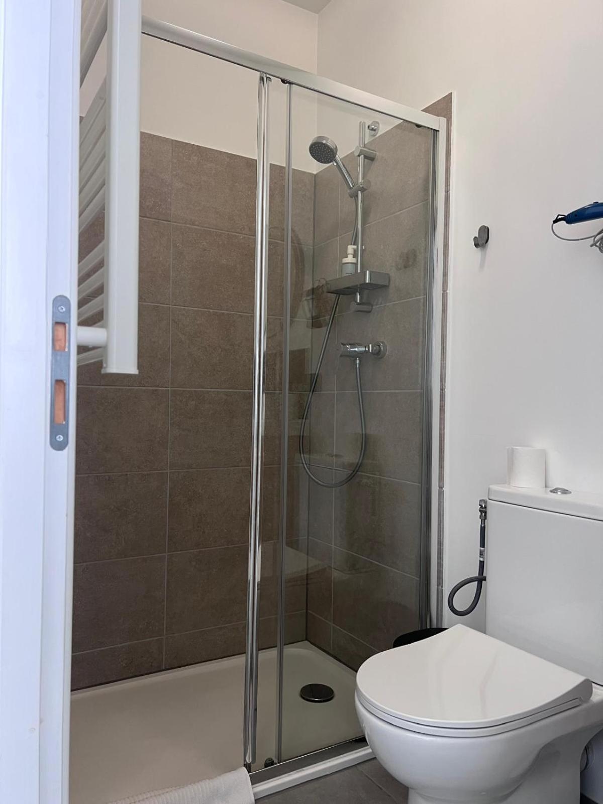 Single Room Private Bathroom