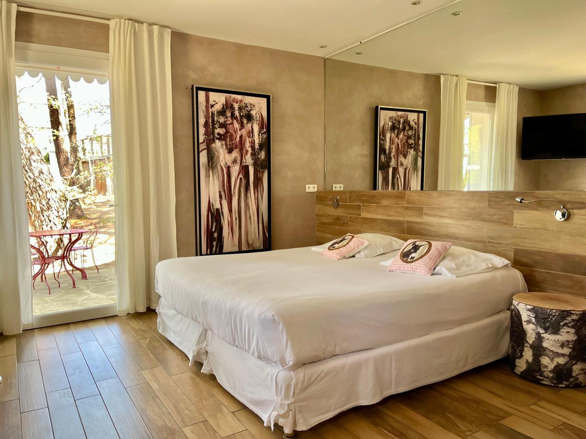 Junior Suite,1703549634:JPEG