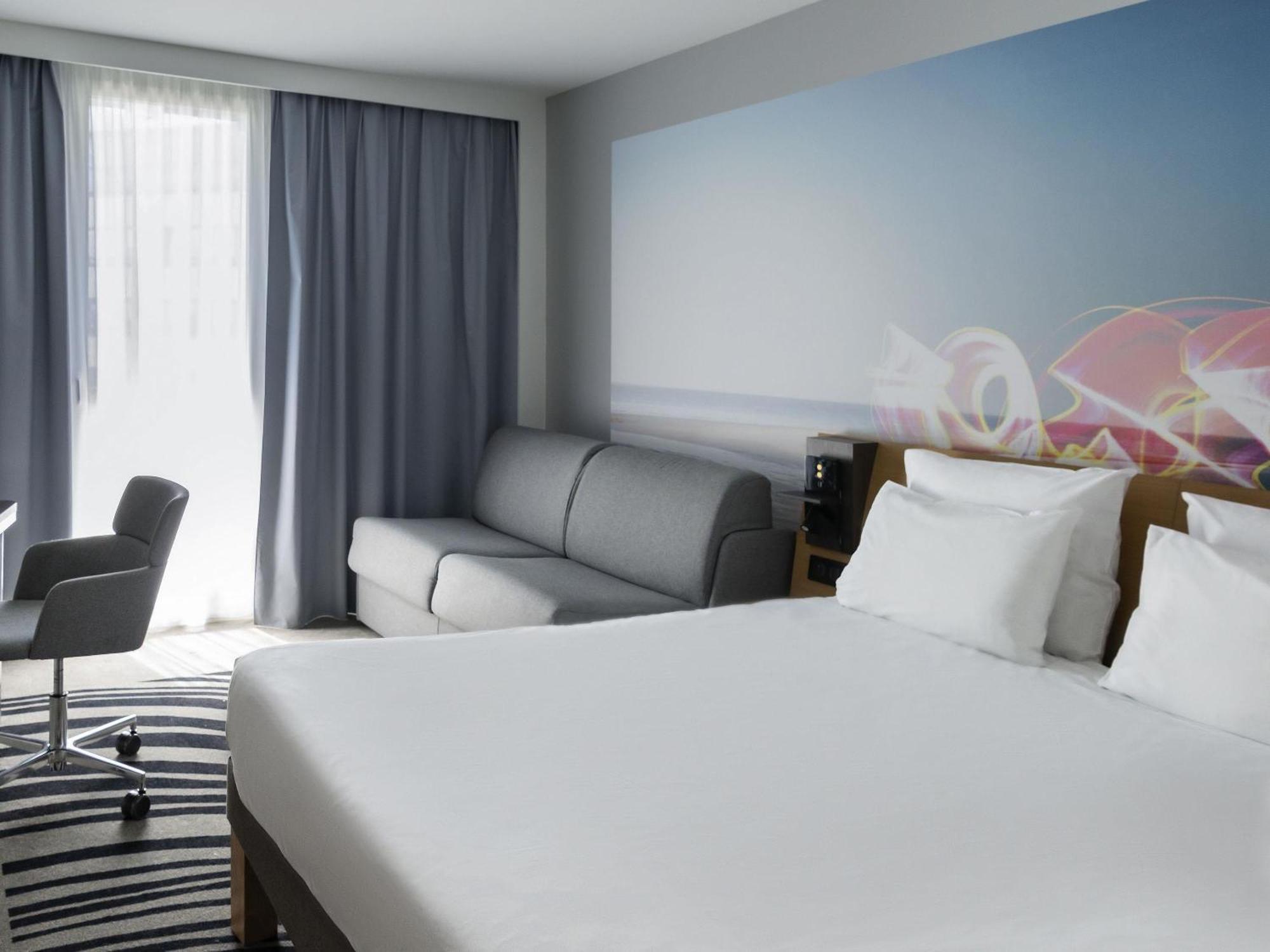 Executive Room with One Double Bed and One Sofa