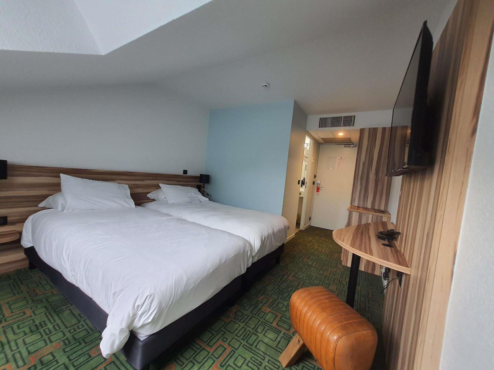 Standard Room Two Single Beds