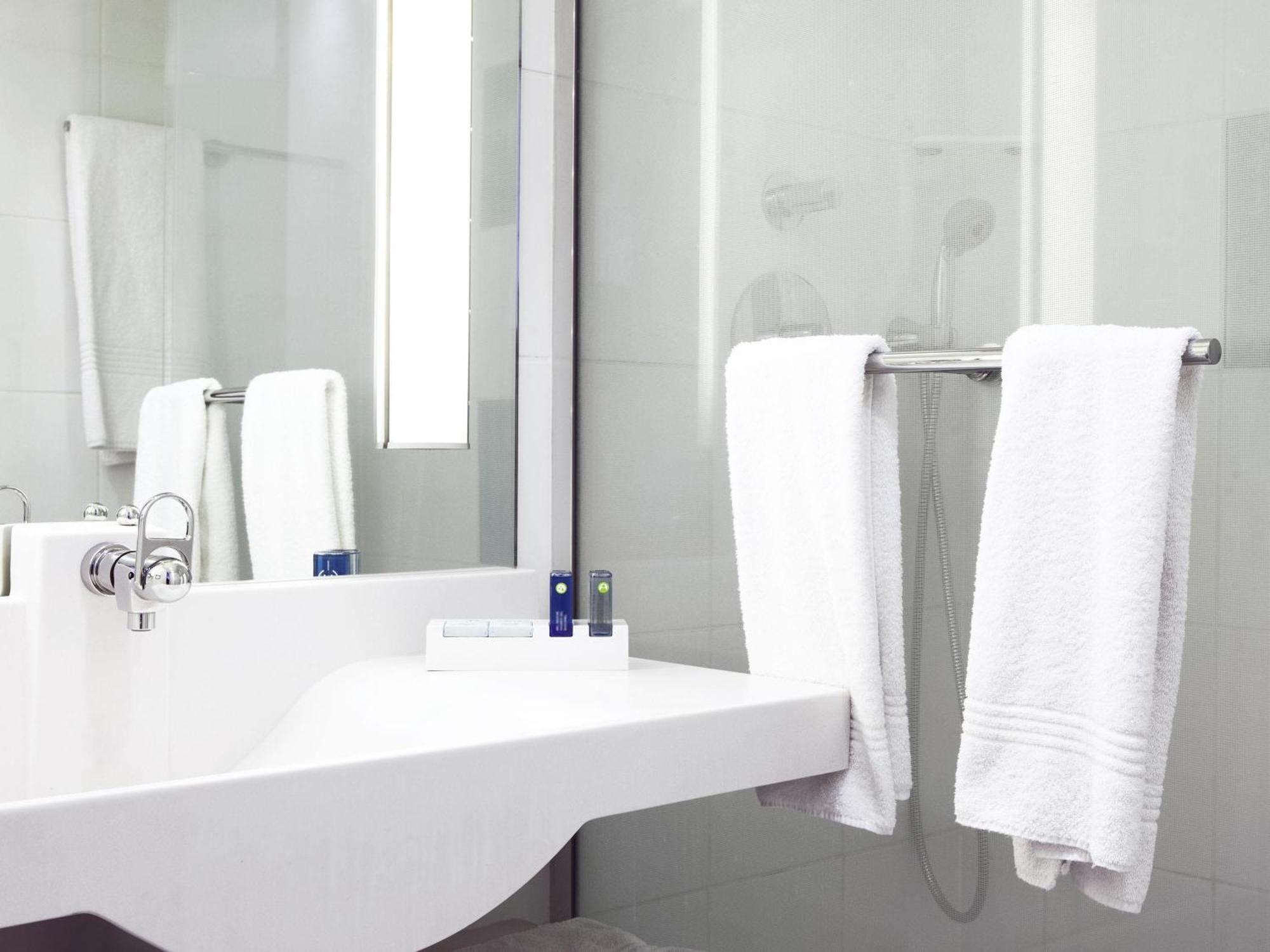 Comfort Double Family Room with Single Sofa Bed,1704900884:JPEG