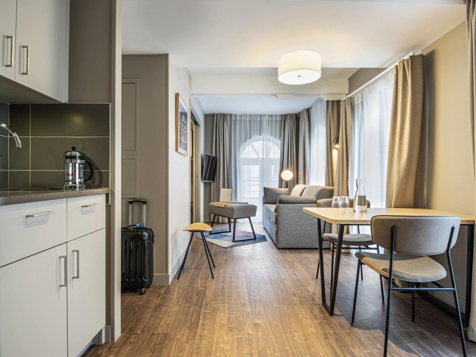 One-Bedroom Apartment
