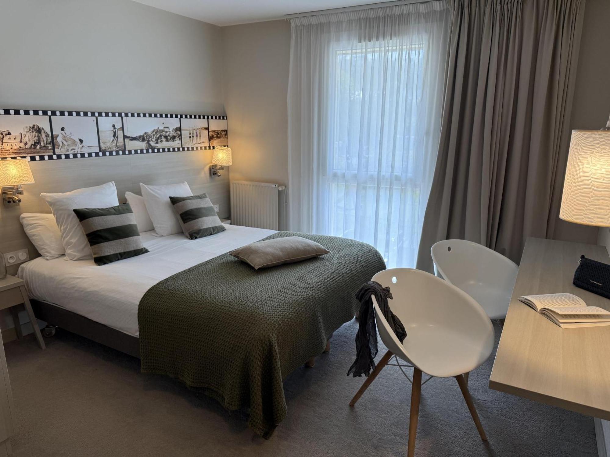 Standard Queen Room