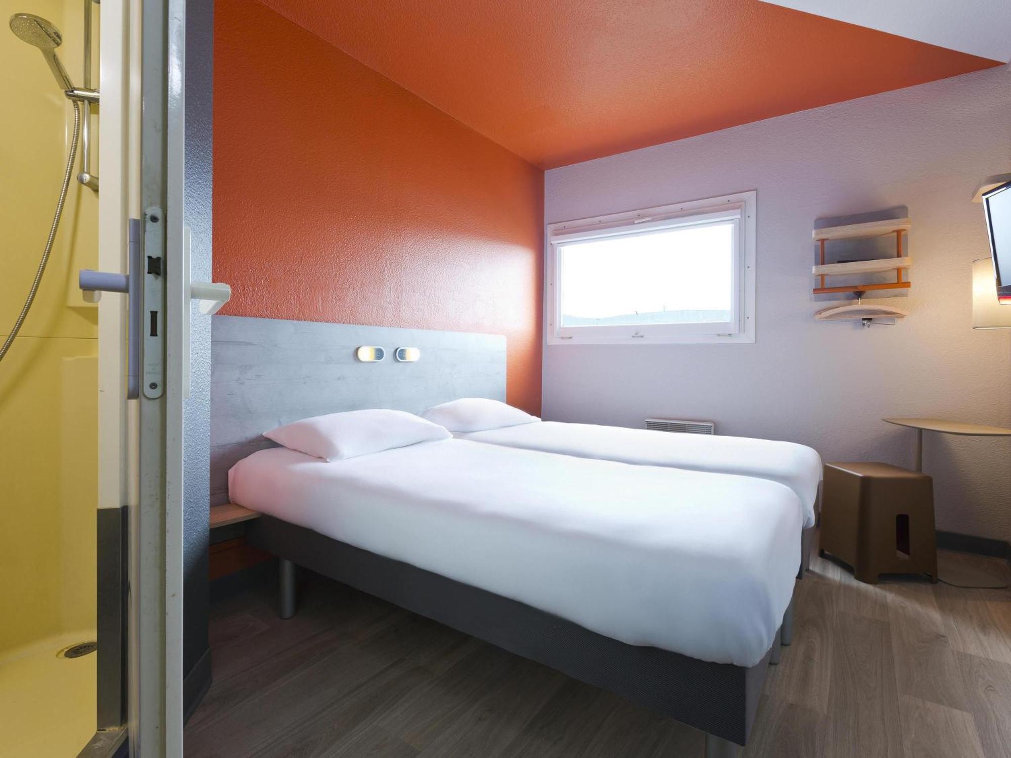 Classic Twin Room