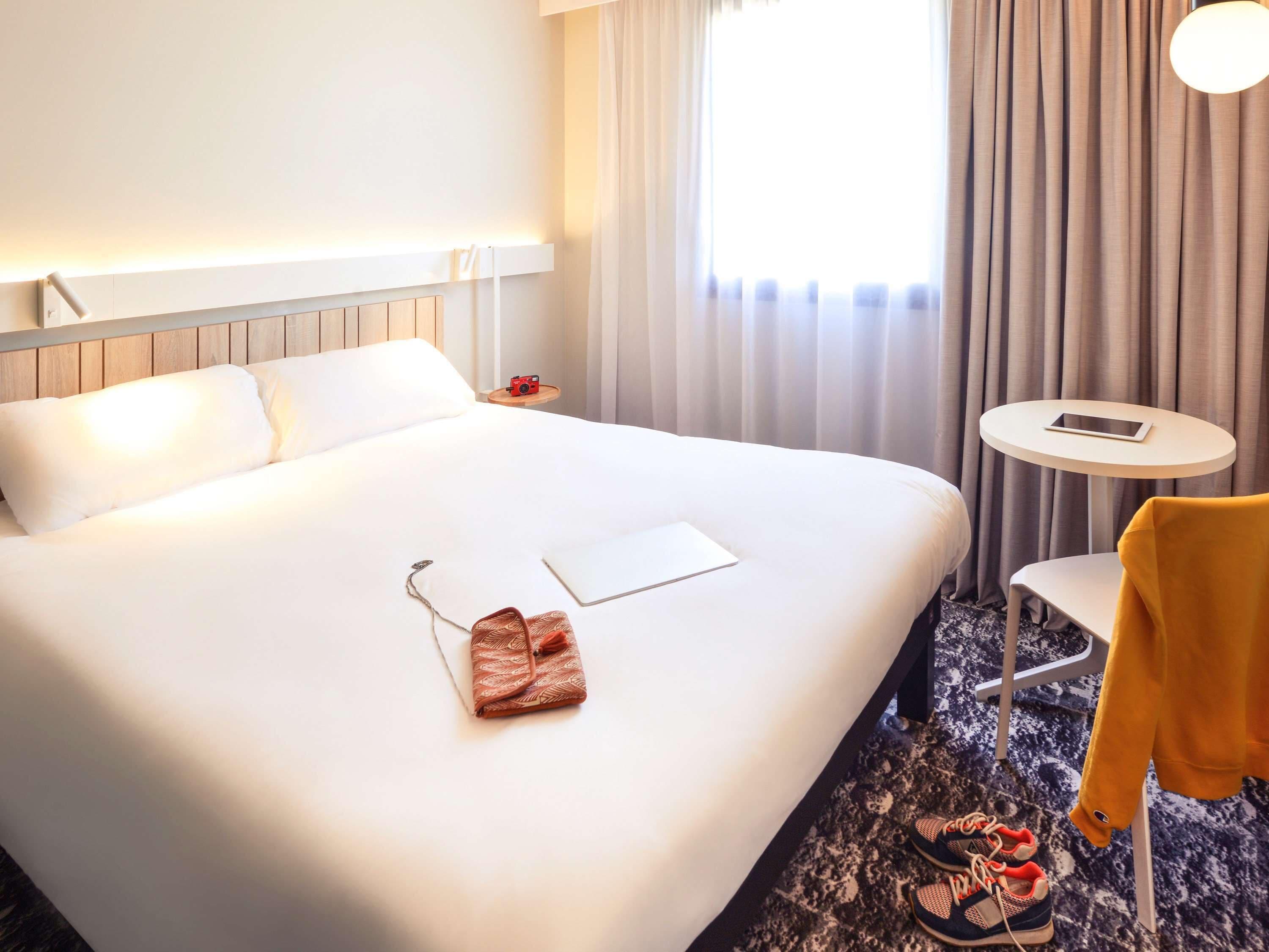 Standard Room with One Double Bed and One Single Bed,1194130570:JPEG